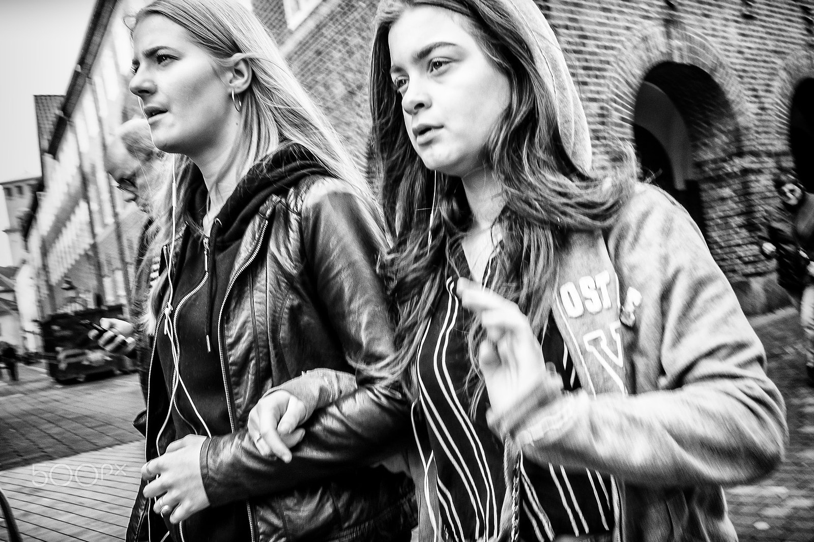 Fujifilm X-Pro2 + Fujifilm XF 23mm F2 R WR sample photo. Images on the run... photography