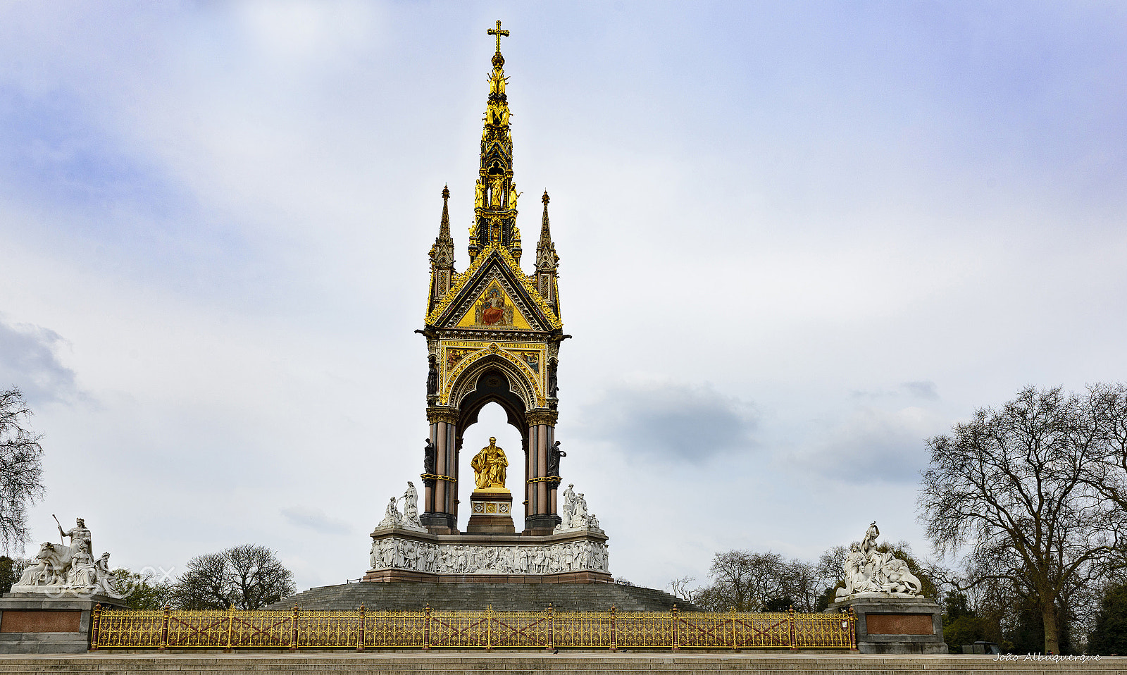 Nikon AF-S Nikkor 24-70mm F2.8G ED sample photo. Monument photography