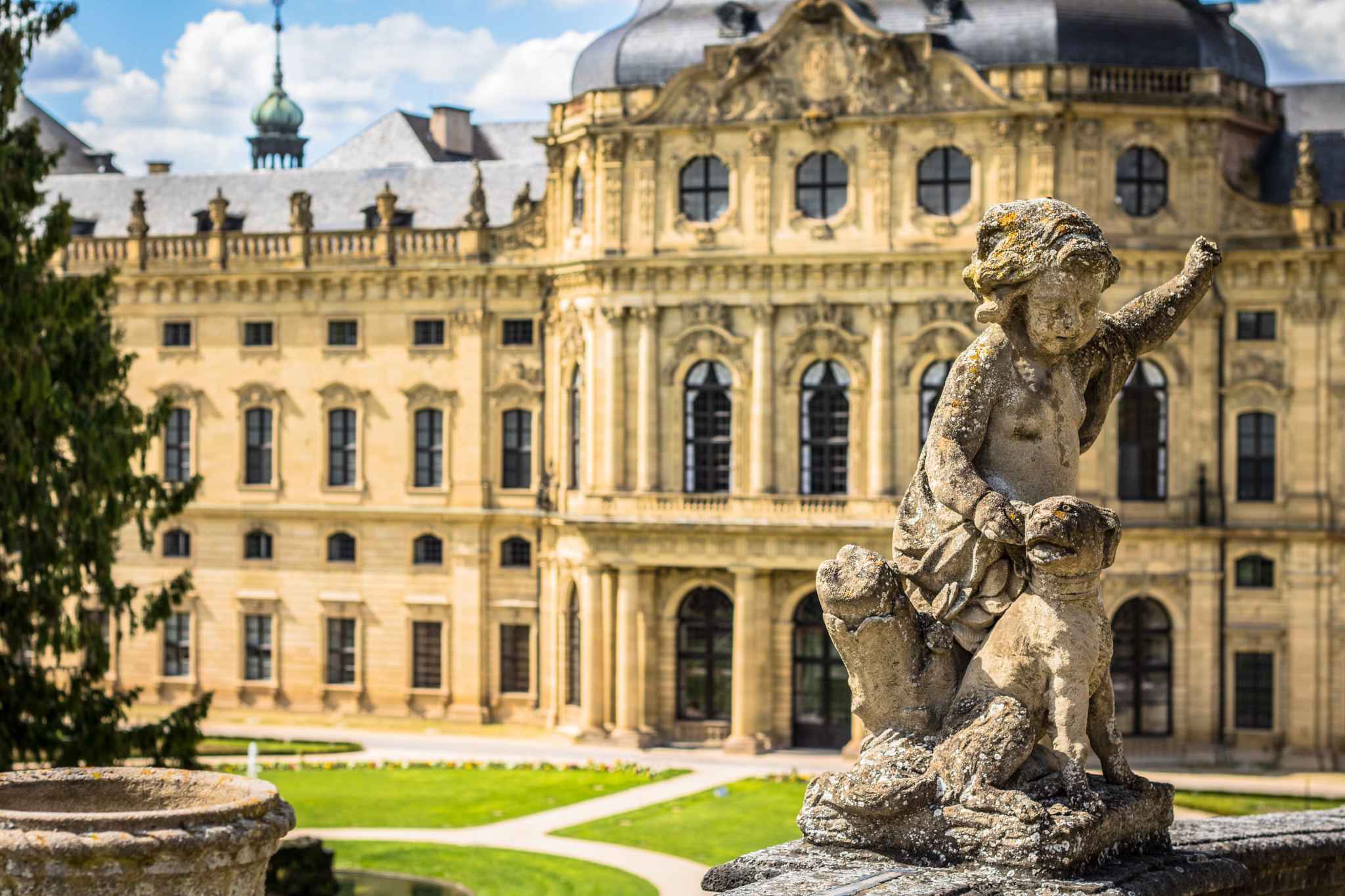 Canon EOS 760D (EOS Rebel T6s / EOS 8000D) + Canon EF 50mm F1.8 II sample photo. Germany - würzburg - residenz photography