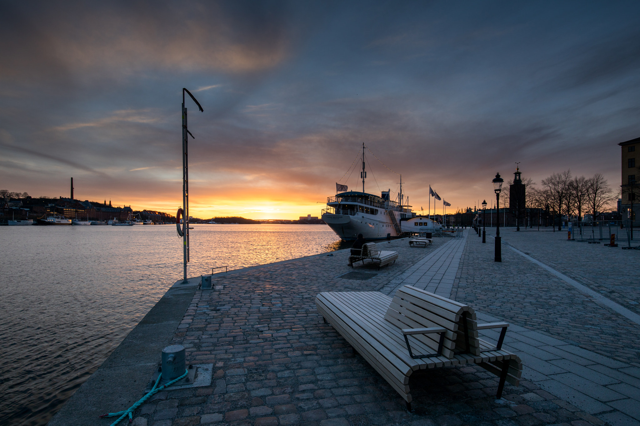 Canon EF 16-35mm F4L IS USM sample photo. Stray from the path photography