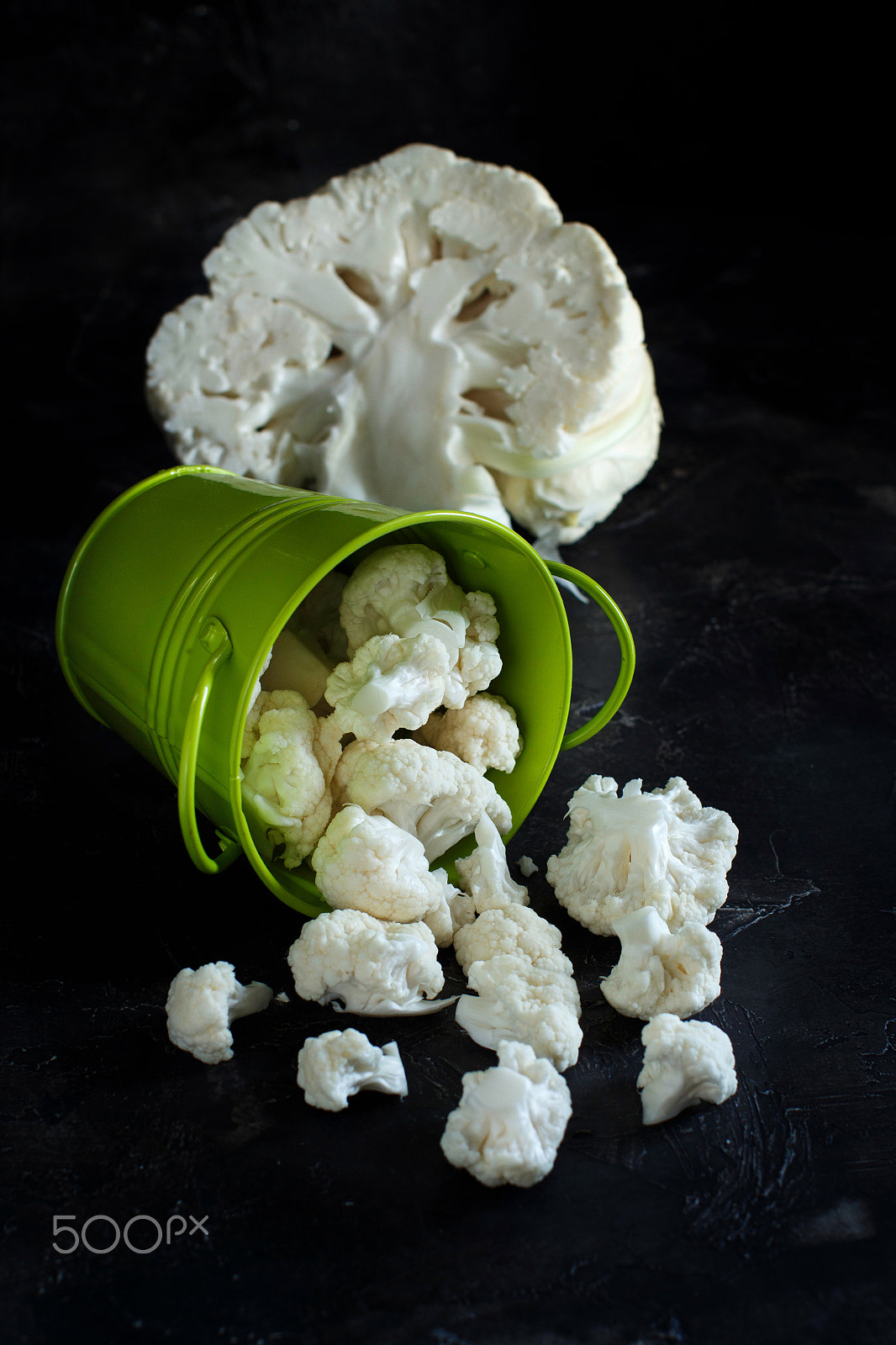 Canon EOS 650D (EOS Rebel T4i / EOS Kiss X6i) + Canon EF 50mm F1.2L USM sample photo. Fresh raw cauliflower photography