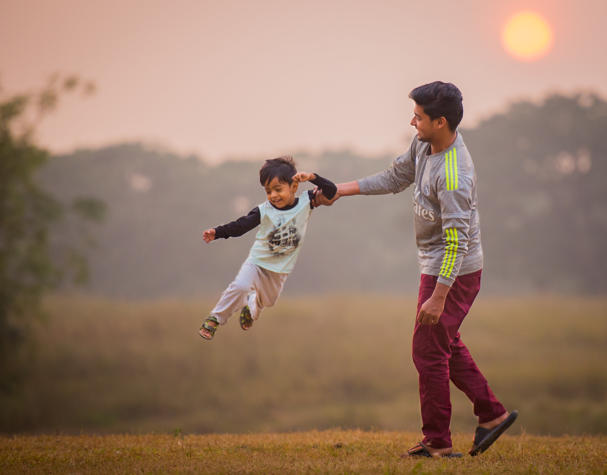 Nikon AF-S Nikkor 70-200mm F2.8G ED VR II sample photo. Uncle - nephew  :: best relationship level in the world ! photography