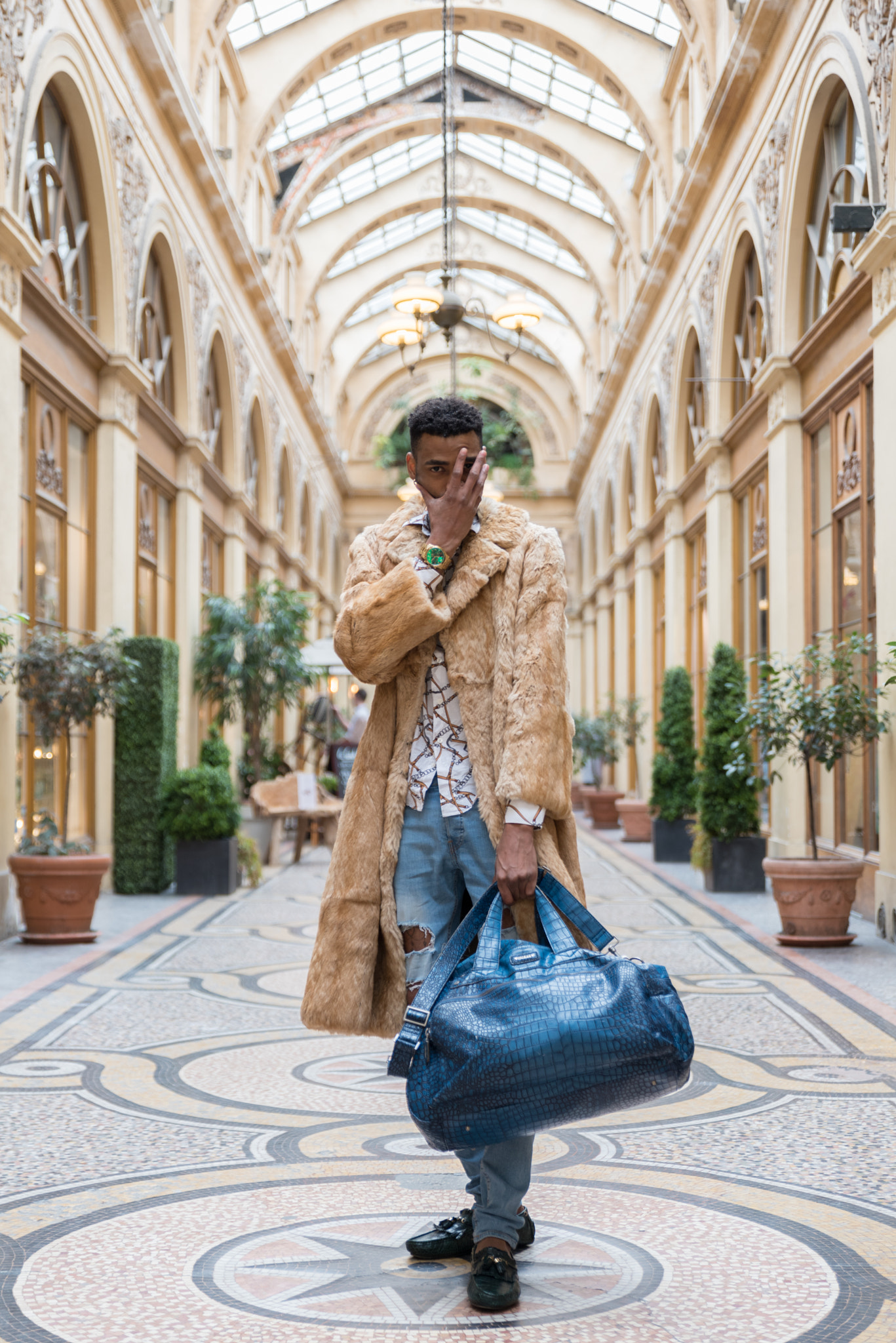 Tamron SP 24-70mm F2.8 Di VC USD sample photo. Ludovic at the galerie vivienne photography