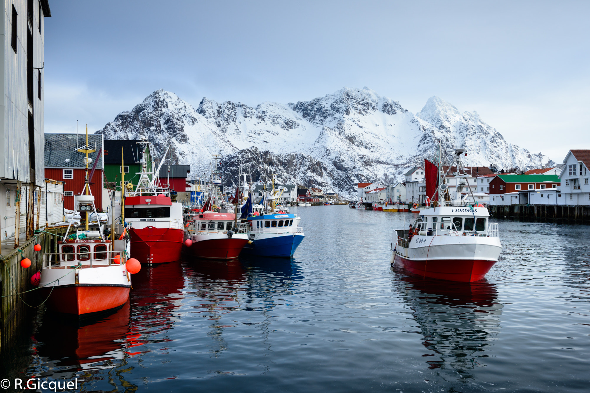 Nikon AF-S Nikkor 16-35mm F4G ED VR sample photo. Henningsvaer photography