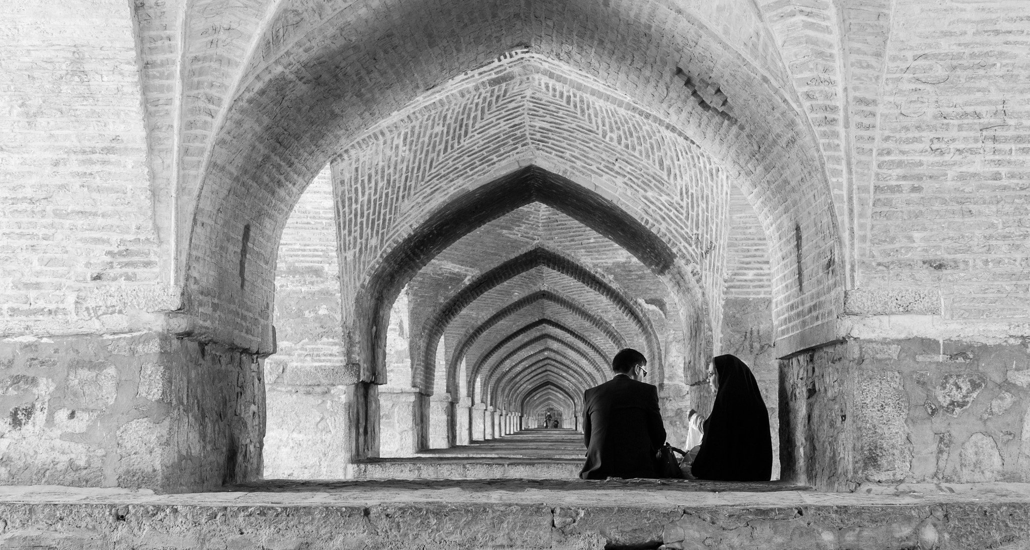 Nikon D90 + Sigma 50mm F1.4 EX DG HSM sample photo. The lovers under the bridge photography