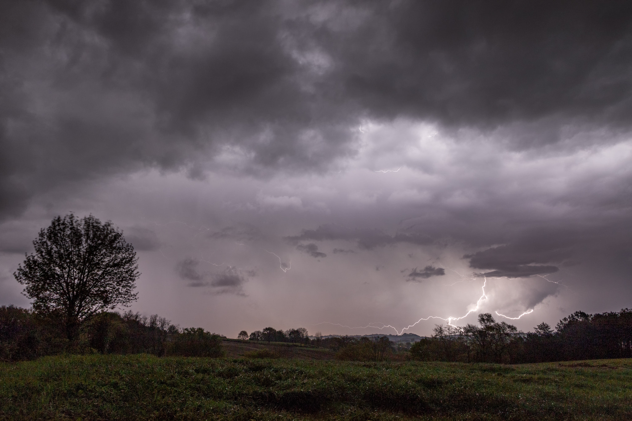 Canon EF-S 17-55mm F2.8 IS USM sample photo. Lightning photography