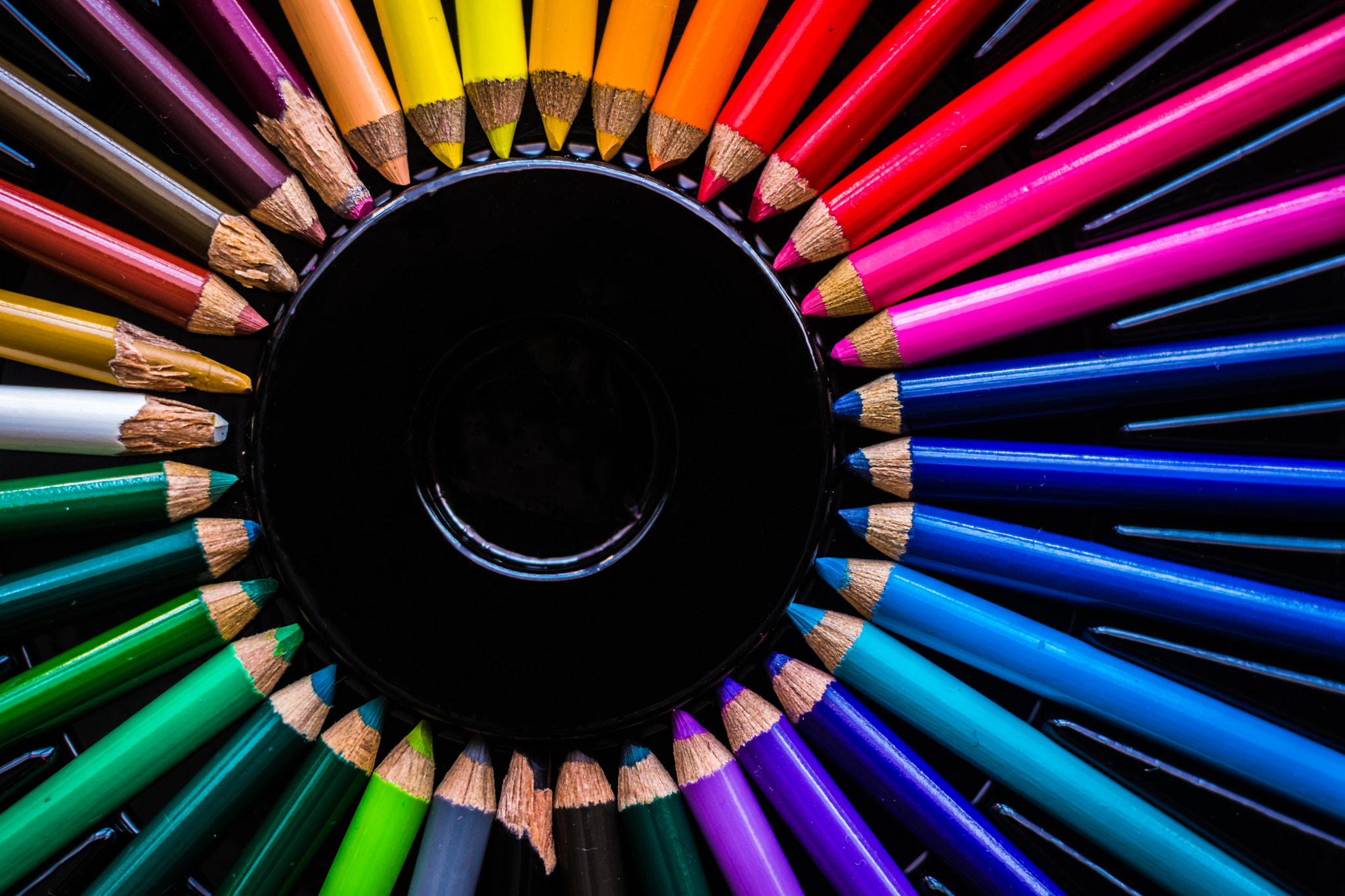 Nikon D7200 + Nikon AF-S Nikkor 50mm F1.8G sample photo. Circle of color photography