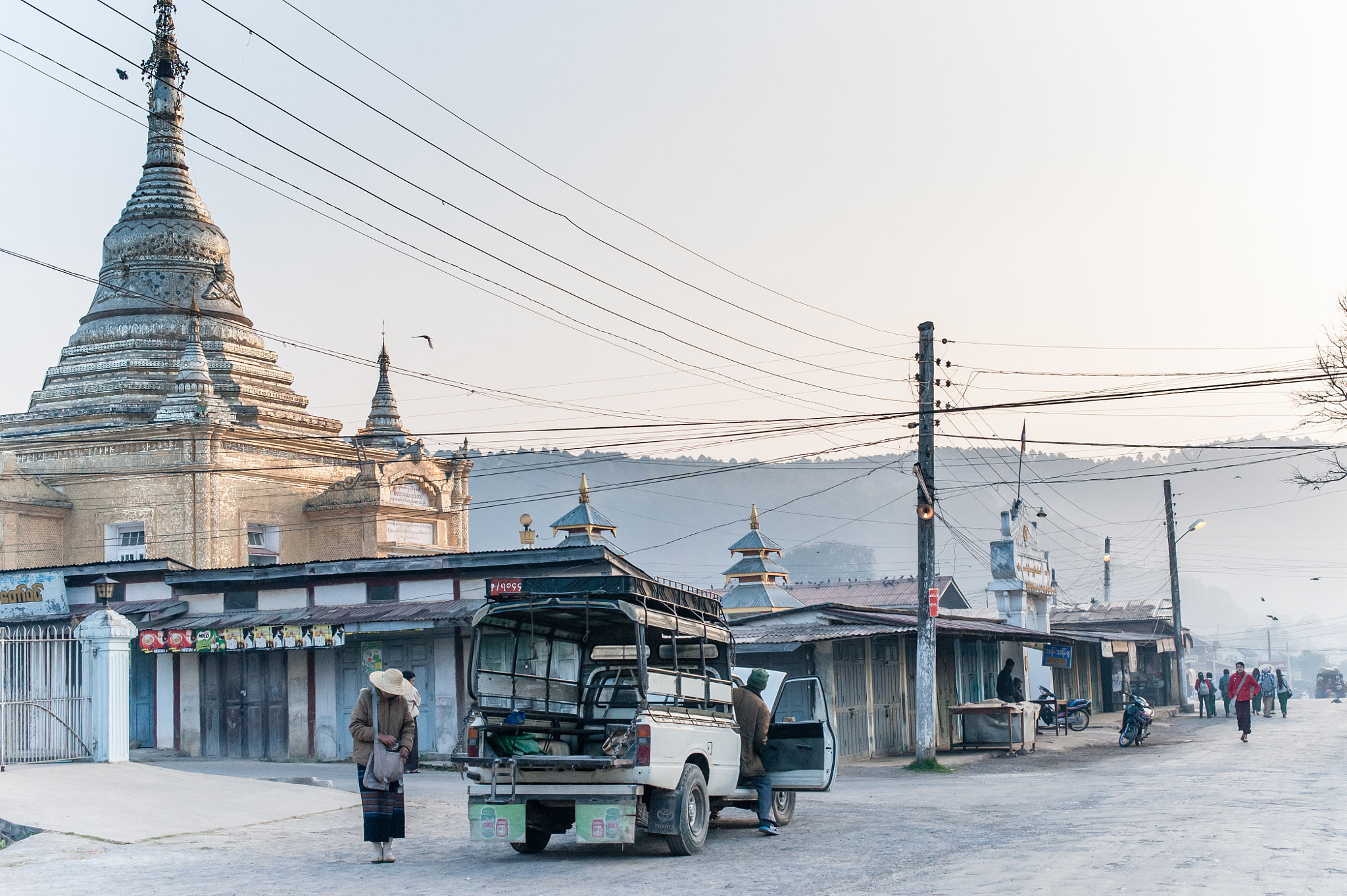Nikon D700 + Nikon AF-S Nikkor 50mm F1.4G sample photo. Kalaw, a small town in central myanmar photography