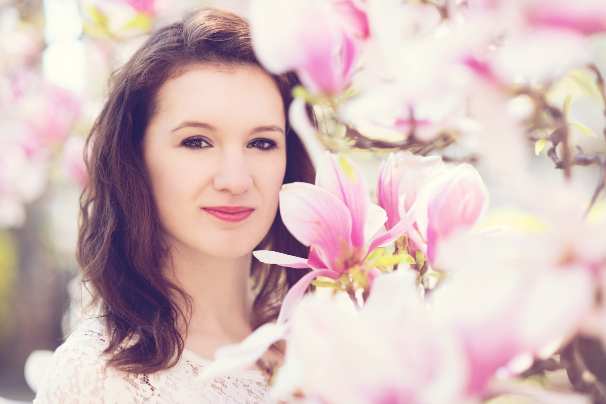 Nikon AF Nikkor 85mm F1.8D sample photo. Magnolia photography