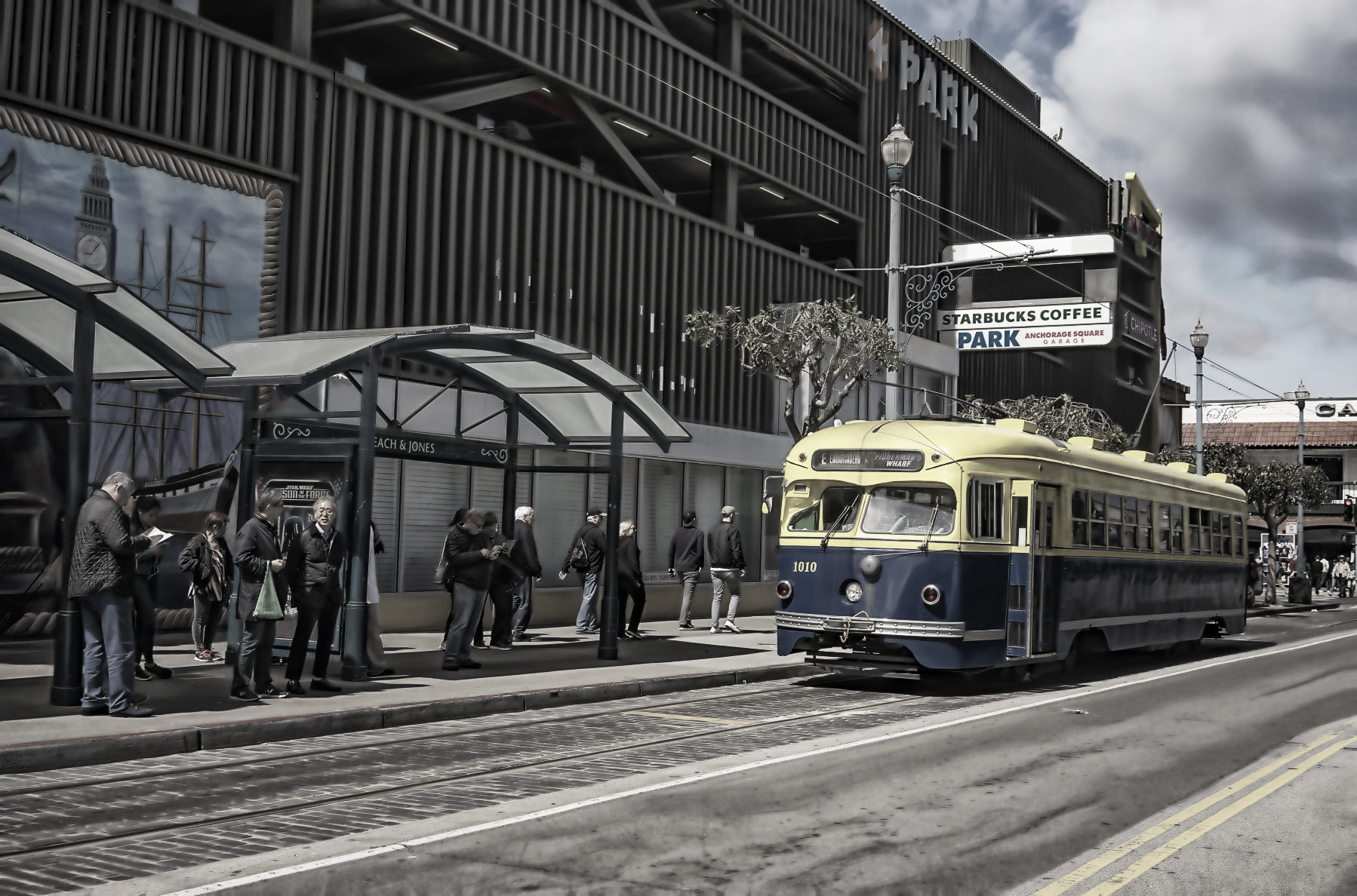 Sony a7 + Sony Sonnar T* FE 35mm F2.8 ZA sample photo. Trolley smaller faded photography