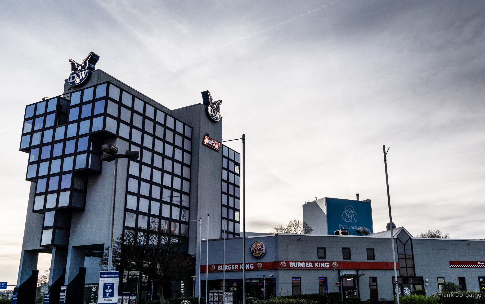 Sony a6000 + Sony E 10-18mm F4 OSS sample photo. D&w photography
