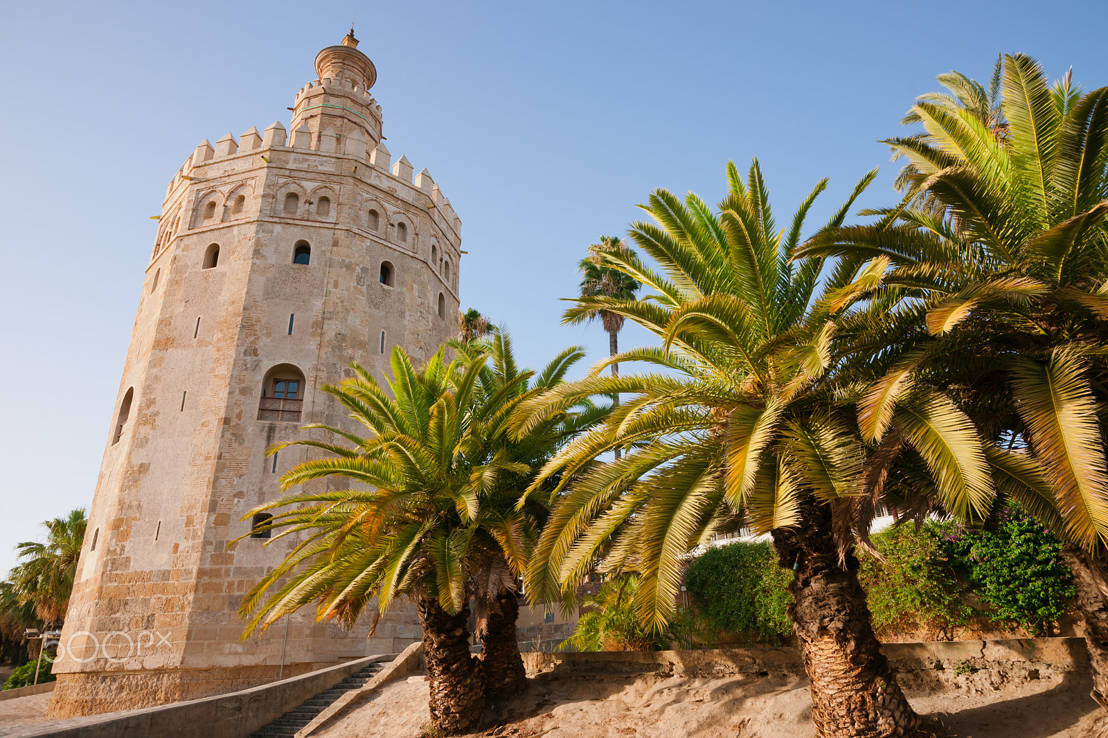 Sony Vario-Sonnar T* 16-35mm F2.8 ZA SSM sample photo. The torre del oro in seville, southern spain. photography