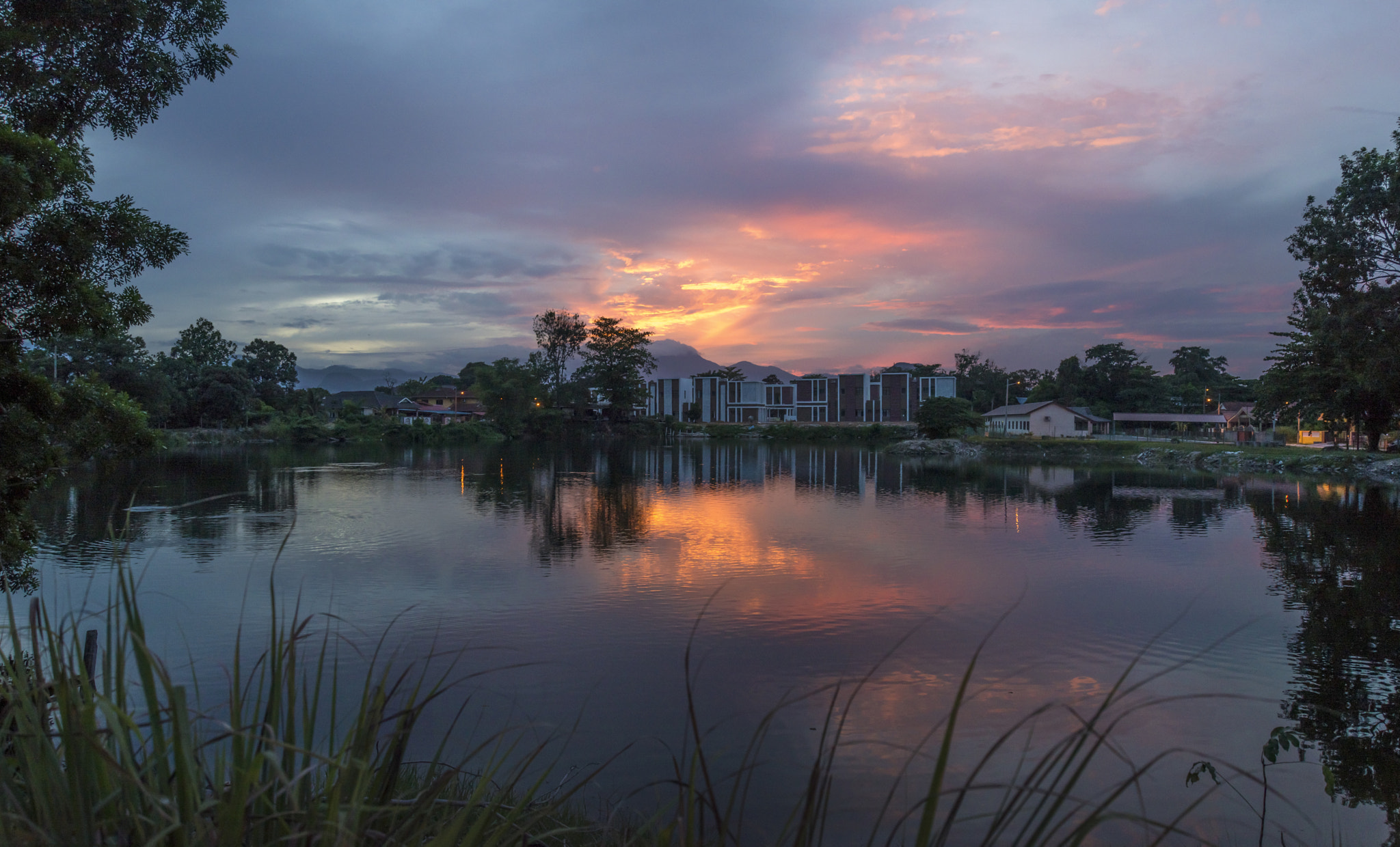 AF Zoom-Nikkor 28-80mm f/3.3-5.6G sample photo. Sunrise by the tasik photography