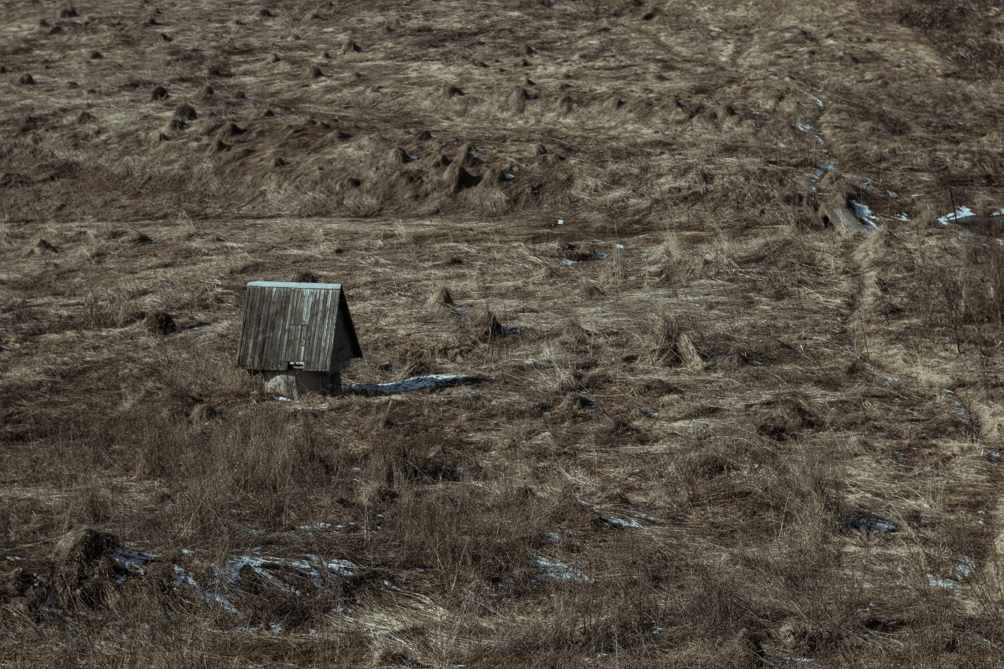 Canon EF 35-80mm f/4-5.6 sample photo. Abandoned well photography