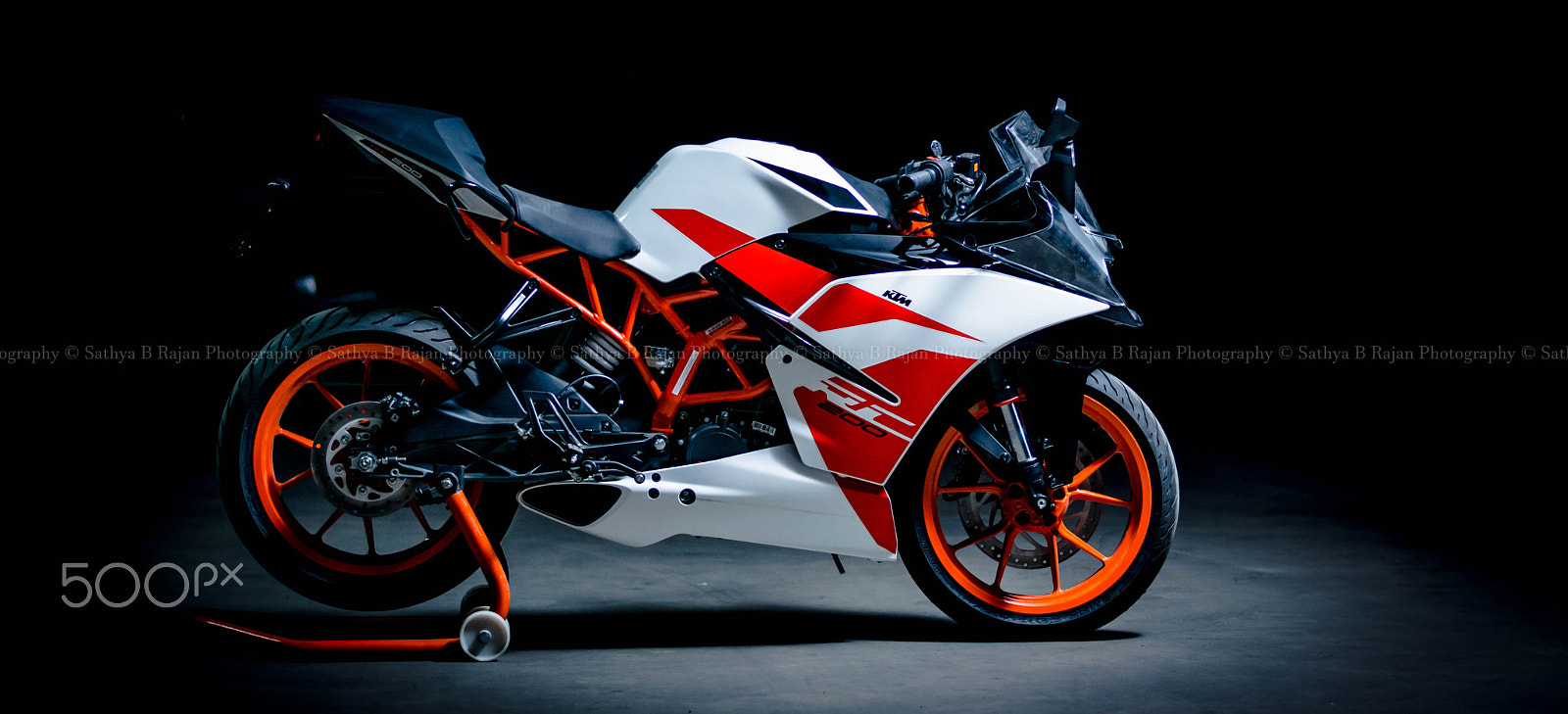 Nikon D5200 + Nikon AF-S Nikkor 50mm F1.8G sample photo. 2017 ktm rc 200 photography