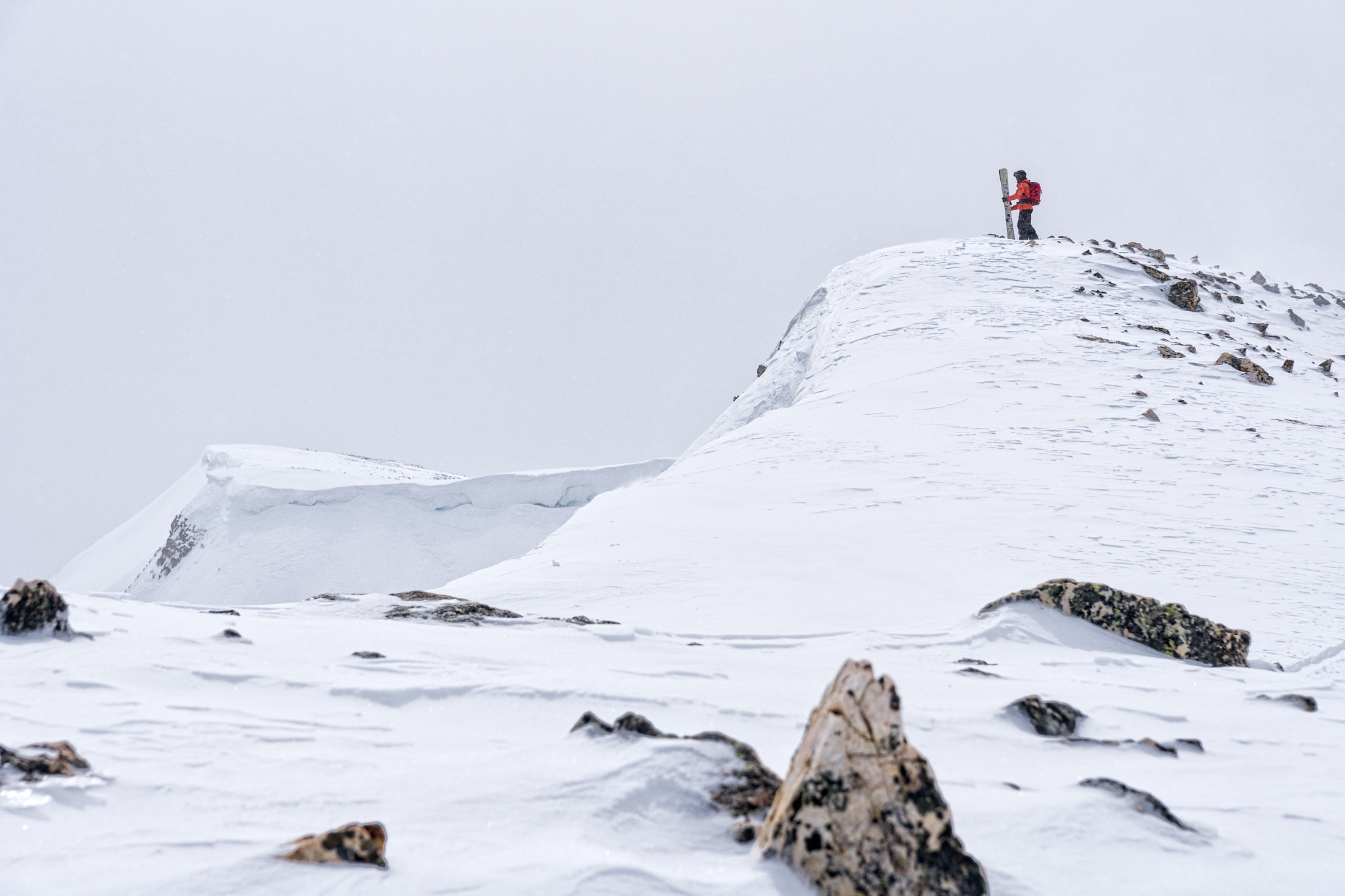 Sony a6300 + Sony Vario-Tessar T* E 16-70mm F4 ZA OSS sample photo. Skier ski mountaineering on mountain summit photography