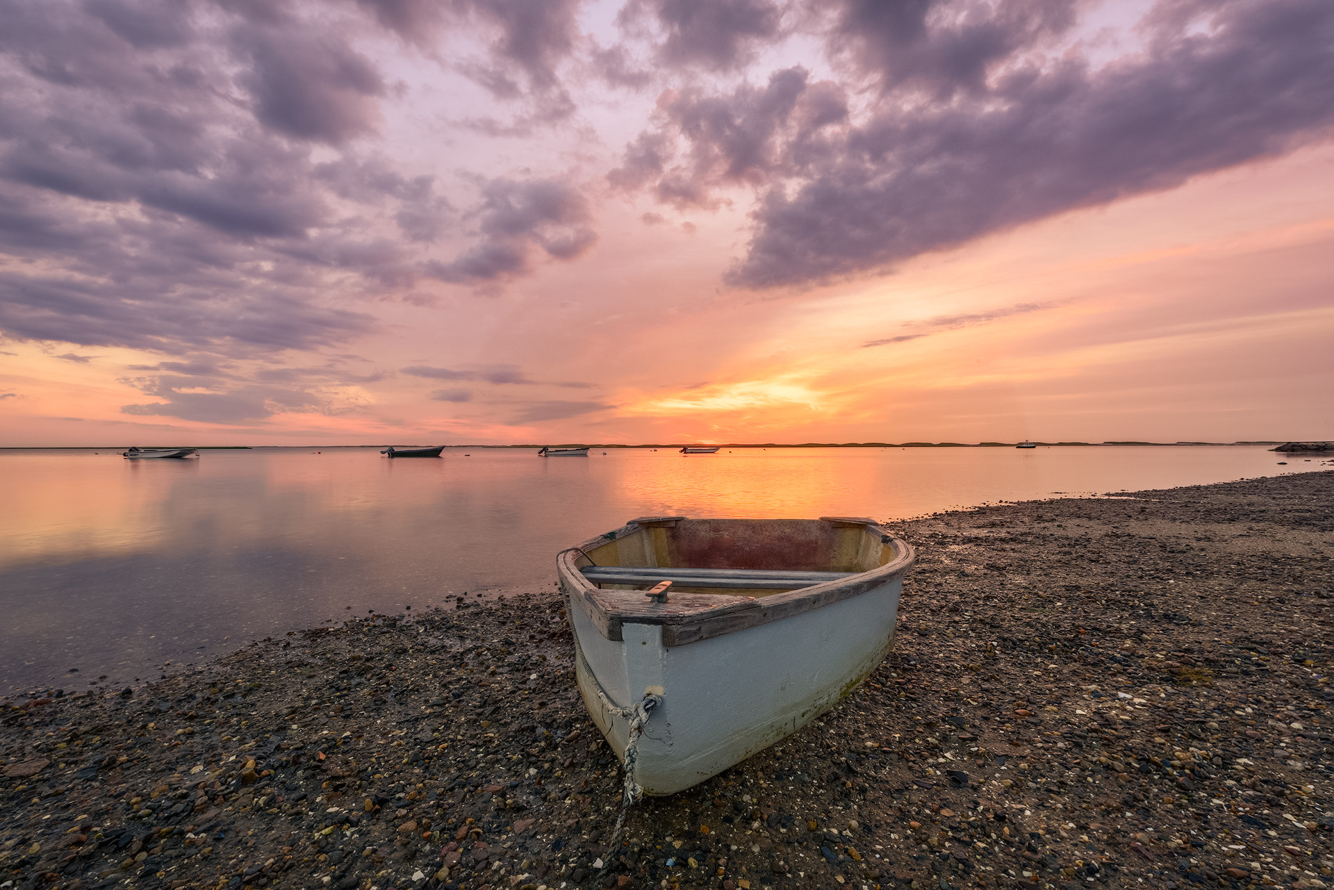 Nikon AF-S Nikkor 14-24mm F2.8G ED sample photo. Here comes the sun photography