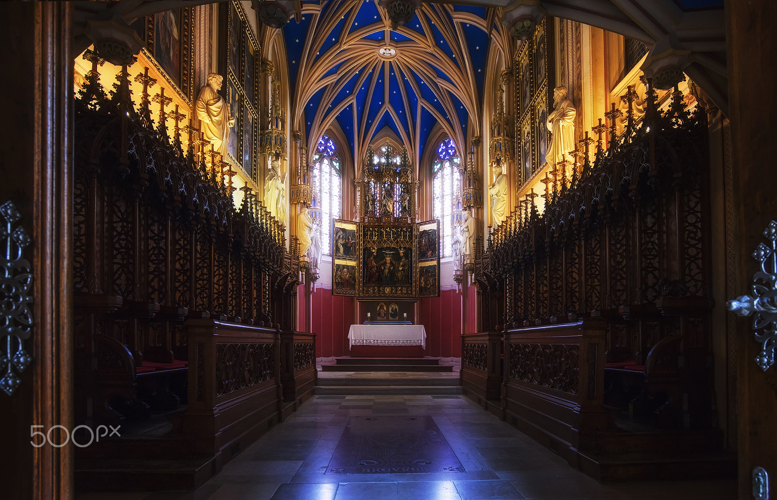Nikon AF-S Nikkor 18-35mm F3.5-4.5G ED sample photo. Chapel blue photography