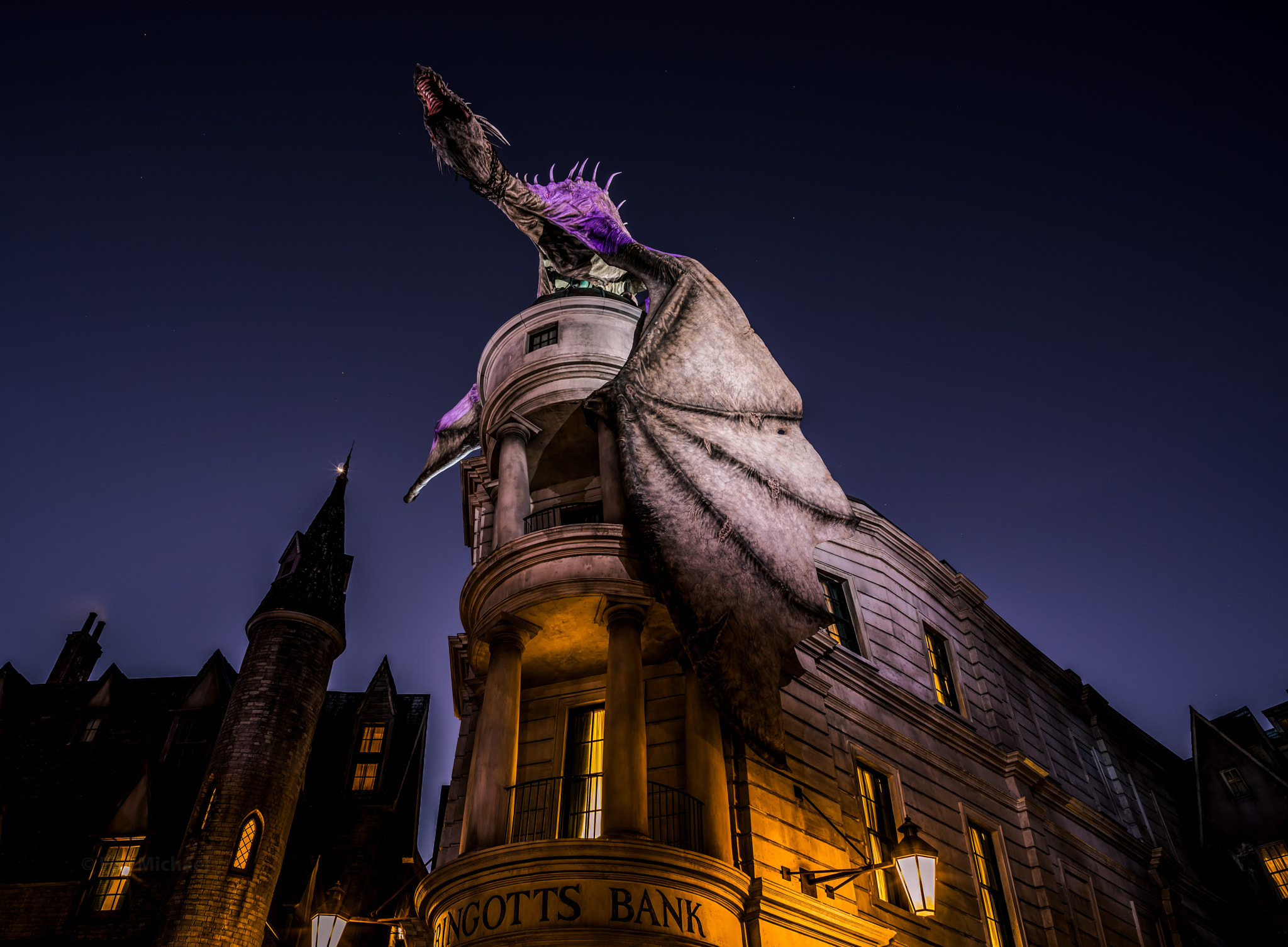 E 21mm F2.8 sample photo. The dragon never sleeps photography