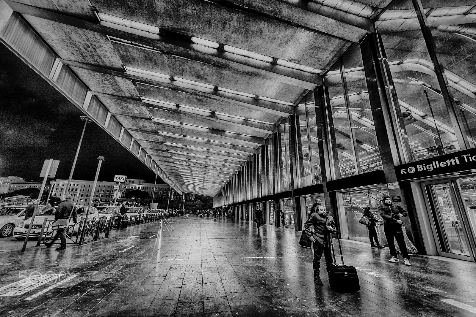 Nikon AF-S Nikkor 14-24mm F2.8G ED sample photo. Strangers in the night photography