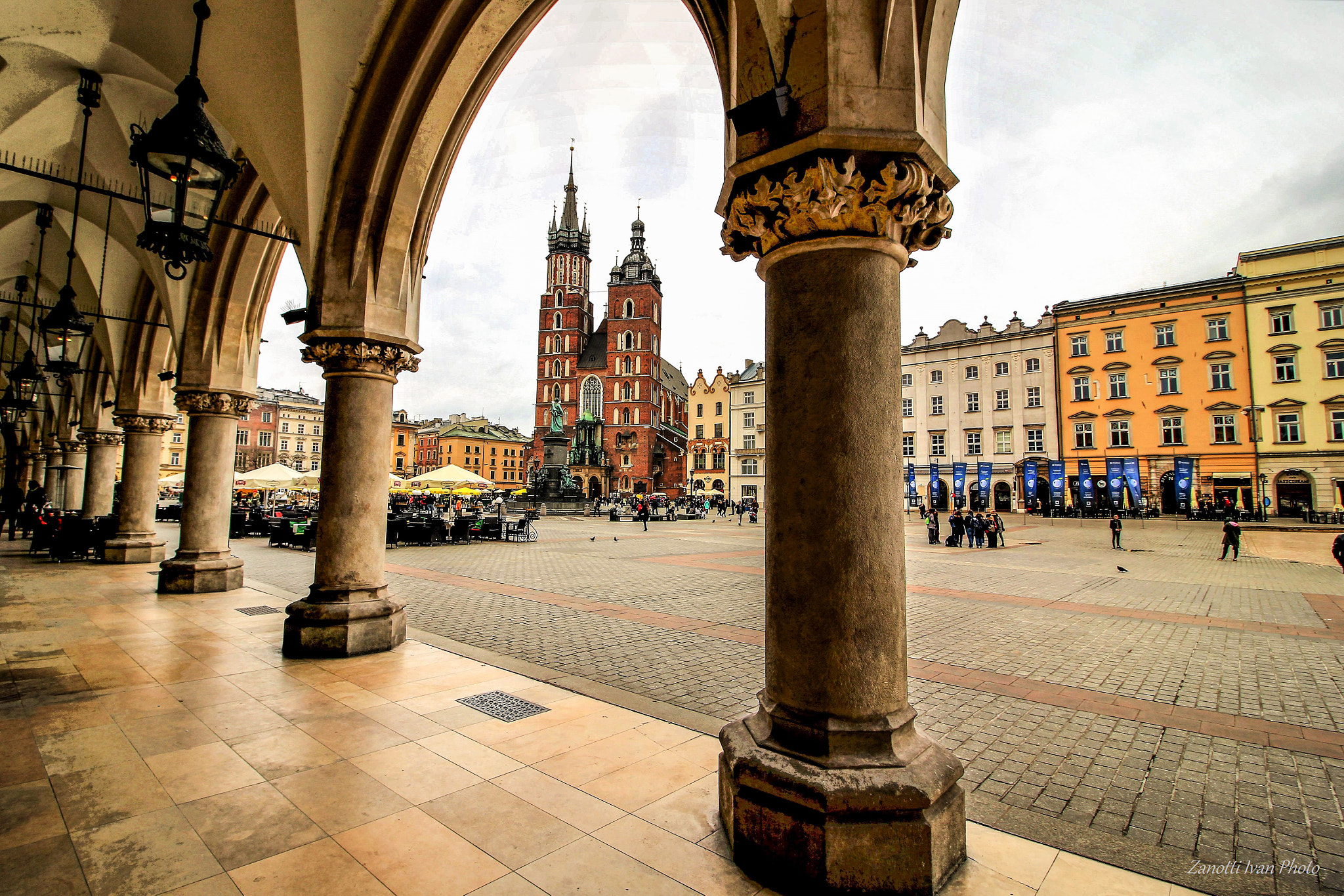 Canon EOS 1200D (EOS Rebel T5 / EOS Kiss X70 / EOS Hi) sample photo. Portici in cracovia photography