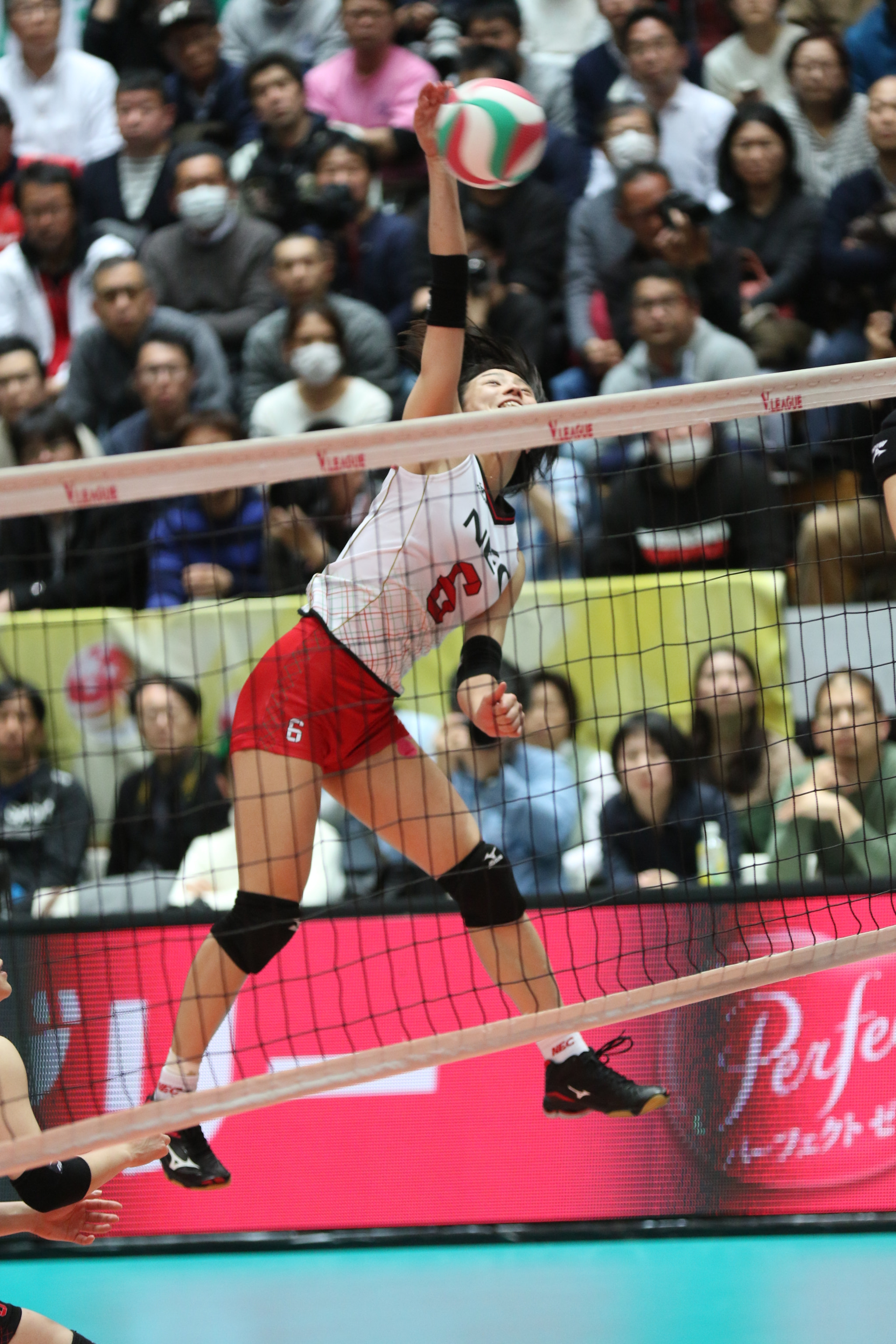 Canon EF 70-200mm F2.8L IS II USM sample photo. Volleyball spike photography