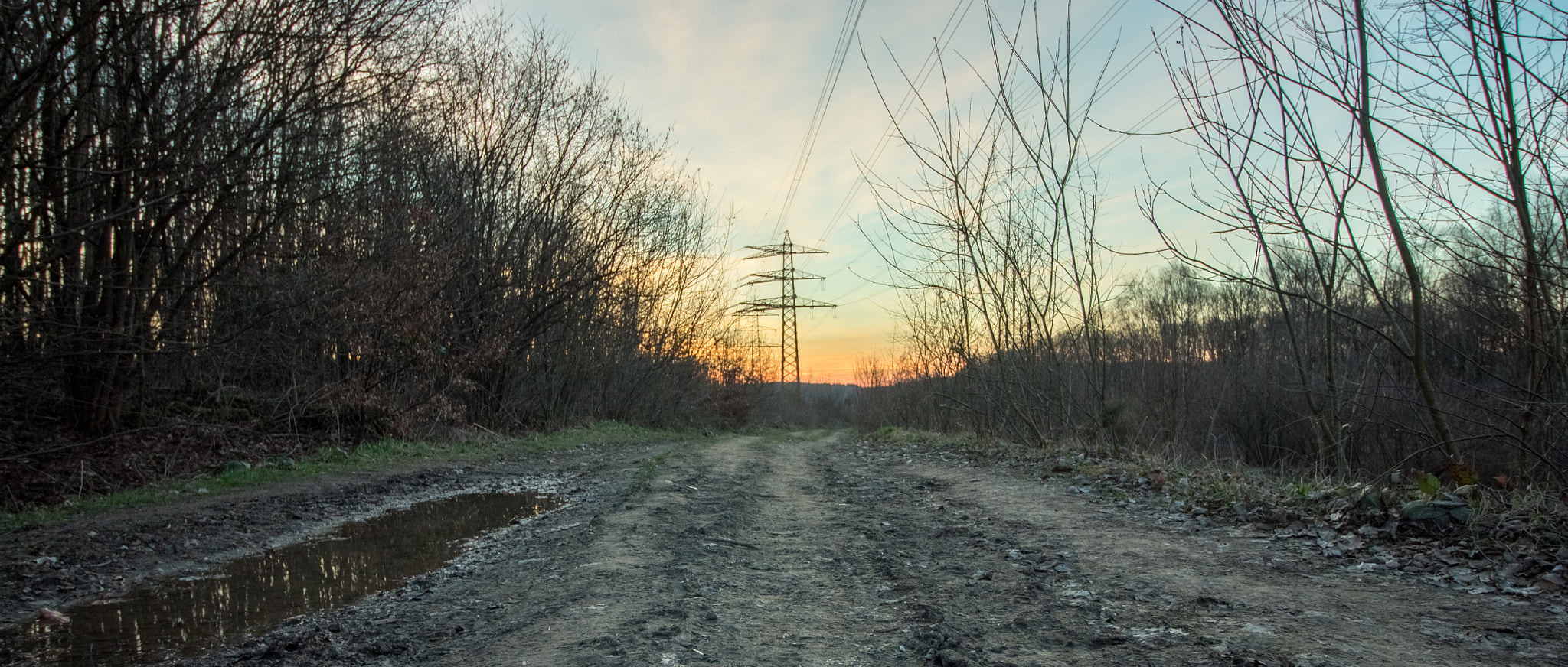 Canon EOS 1300D (EOS Rebel T6 / EOS Kiss X80) sample photo. Transmission tower photography