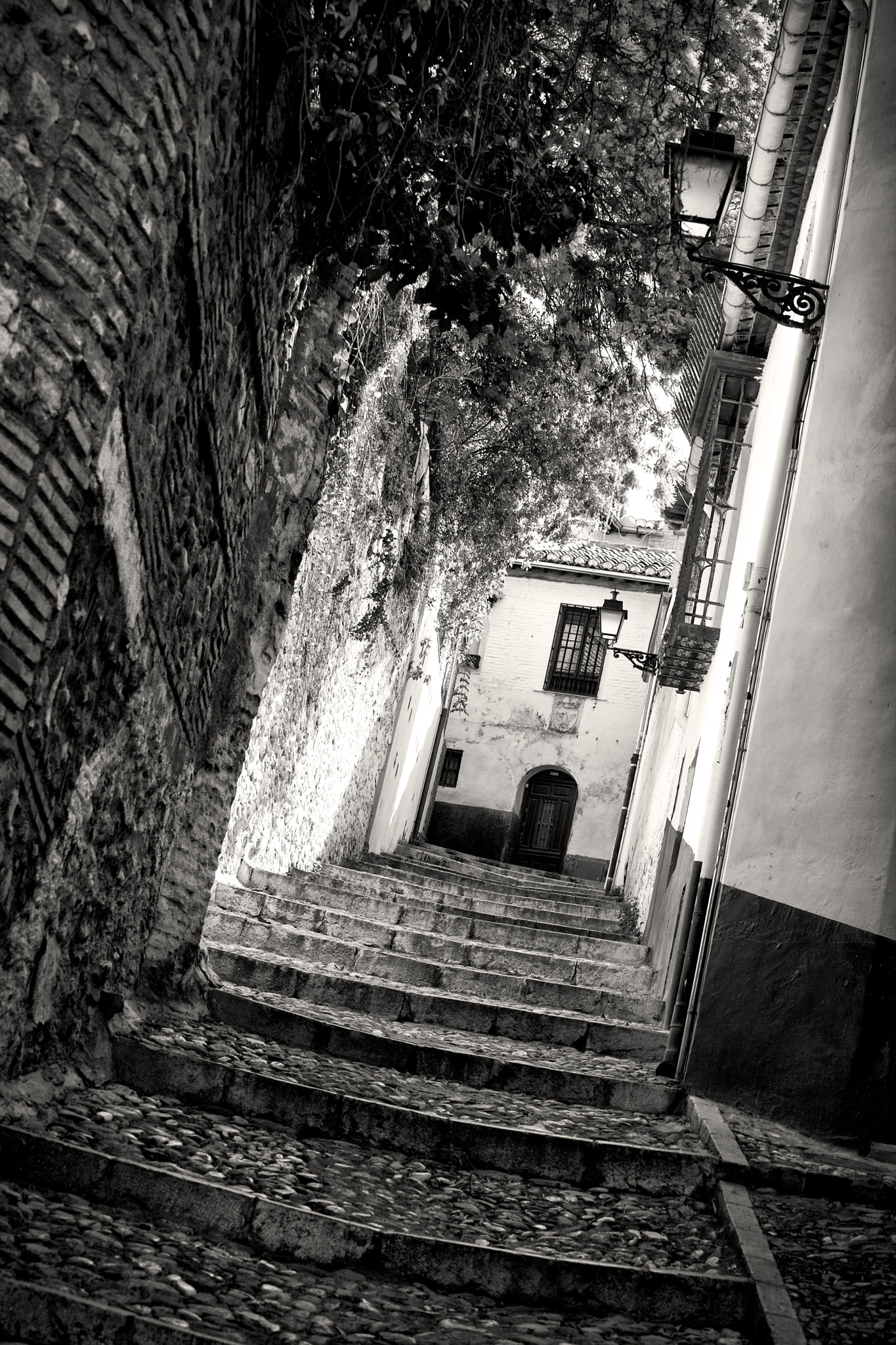 Canon EF 70-200mm F4L IS USM sample photo. Entre los pliegues de granada photography