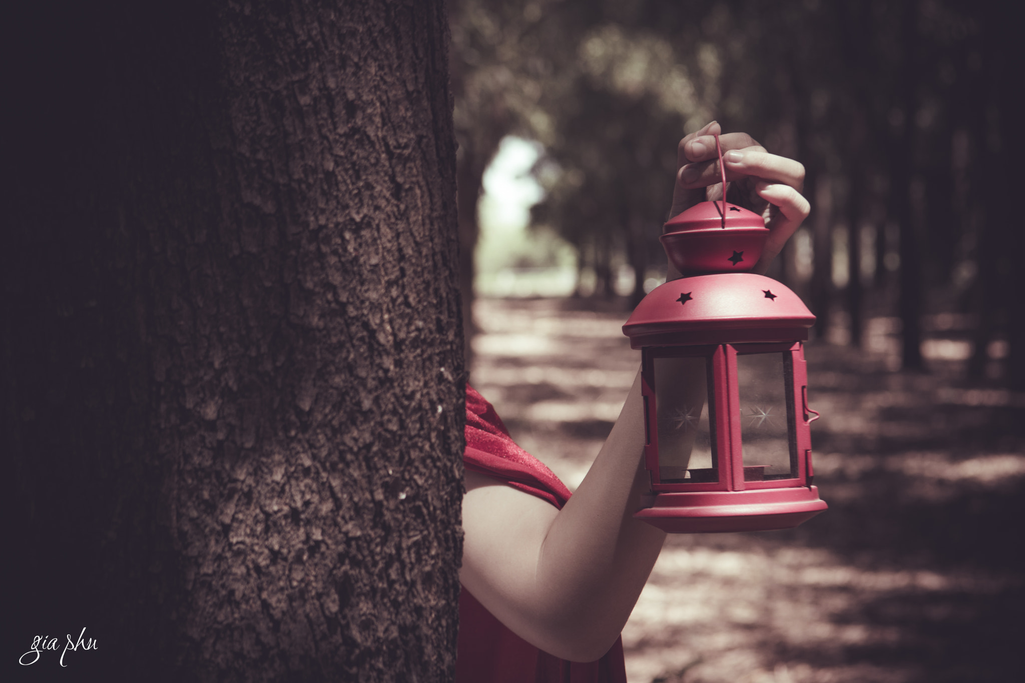 Nikon D7200 sample photo. Sad girl with oil lamp photography