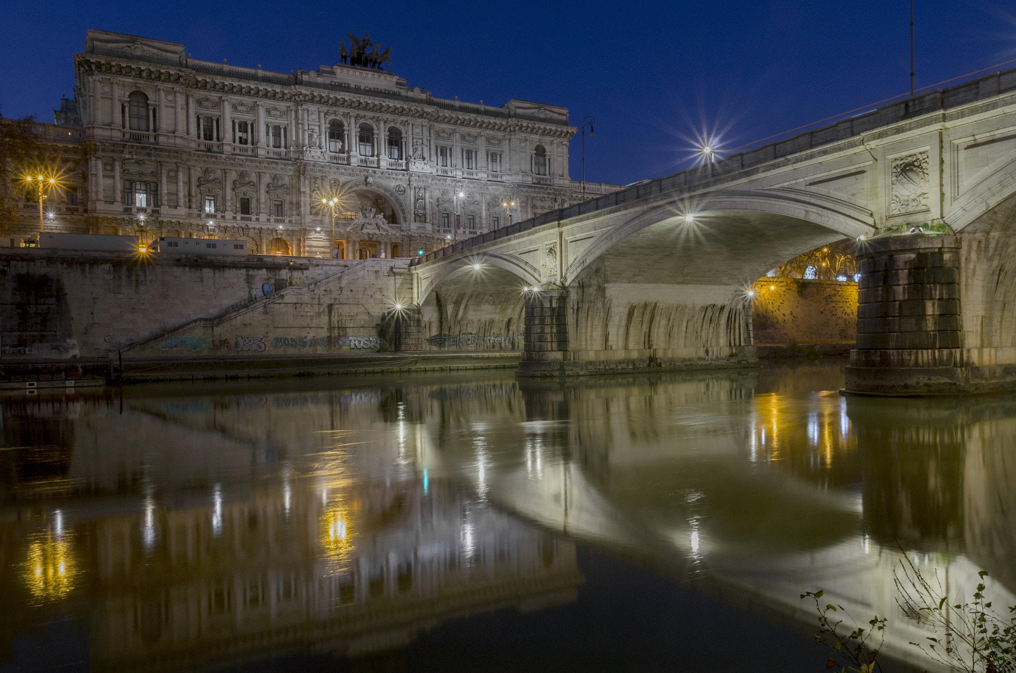 Nikon D5100 + Tamron SP AF 17-50mm F2.8 XR Di II LD Aspherical (IF) sample photo. Rome in the mirror photography