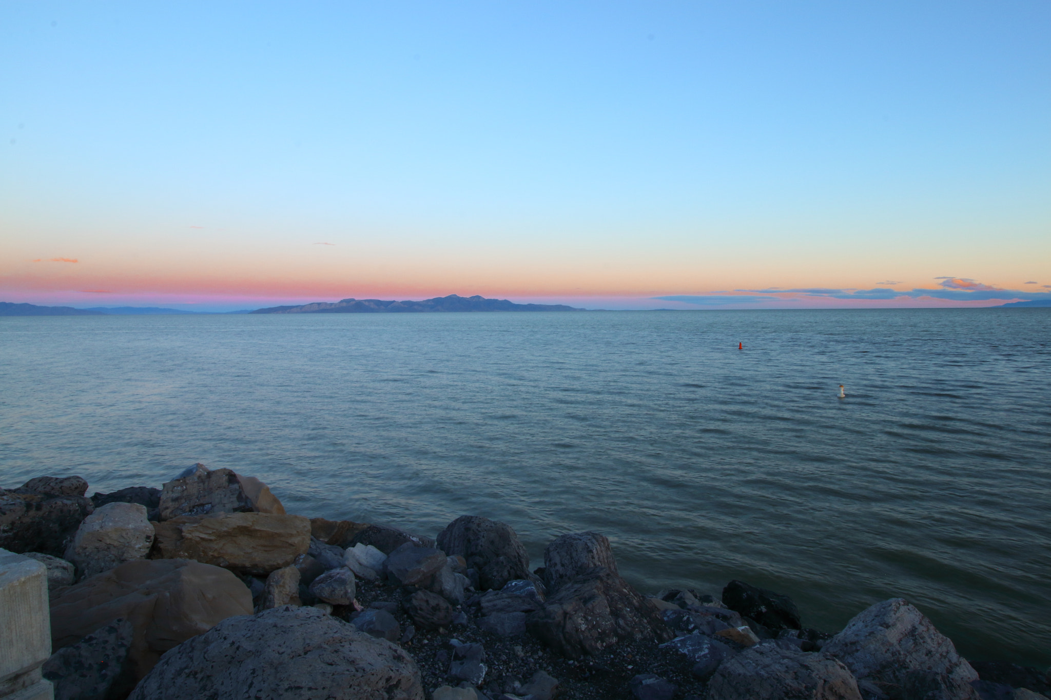 Canon EOS 500D (EOS Rebel T1i / EOS Kiss X3) + Canon EF-S 10-18mm F4.5–5.6 IS STM sample photo. Great salt lake photography