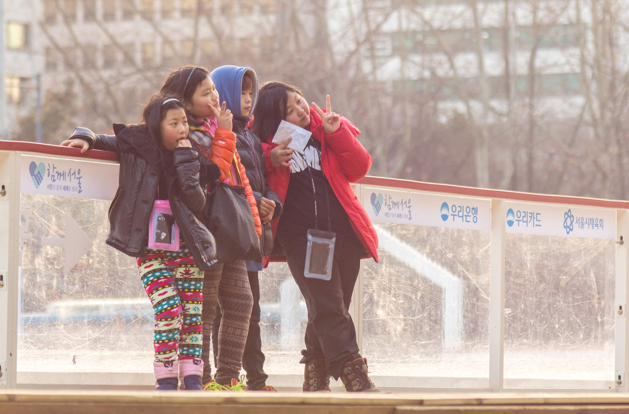 Sigma 70-300mm F4-5.6 APO DG Macro sample photo. Posing kids photography