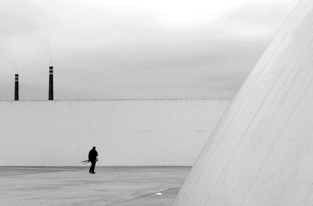 Leica D-Lux 6 sample photo. Looking for the inspiration... photography