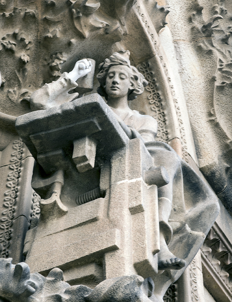 Nikon AF-S Nikkor 24-70mm F2.8G ED sample photo. Sagrada familia photography
