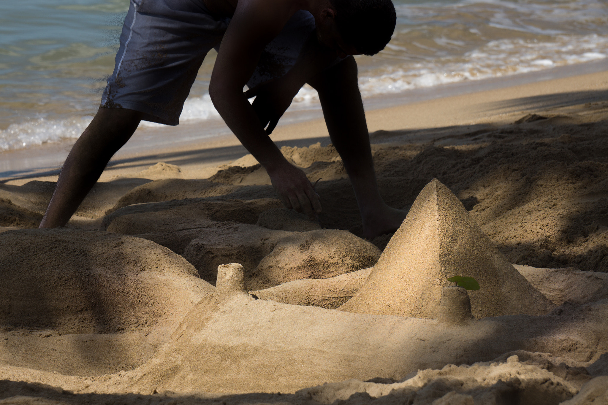 Sony E 55-210mm F4.5-6.3 OSS sample photo. Beach architect photography