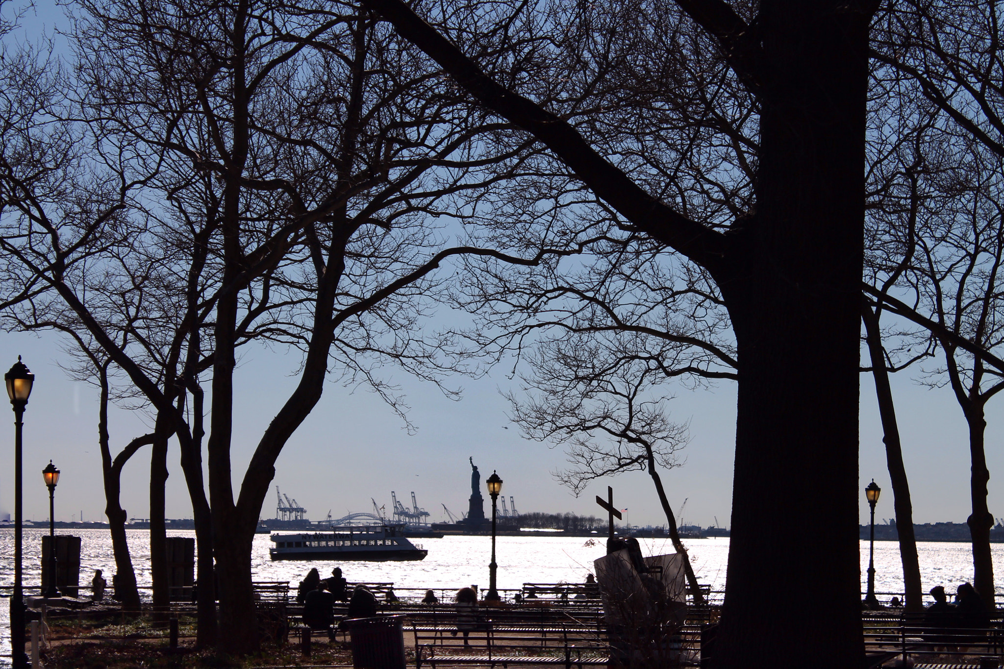 Canon EOS 1100D (EOS Rebel T3 / EOS Kiss X50) + Canon EF-S 18-55mm F3.5-5.6 IS II sample photo. Battery park, new york: liberty at reach... photography