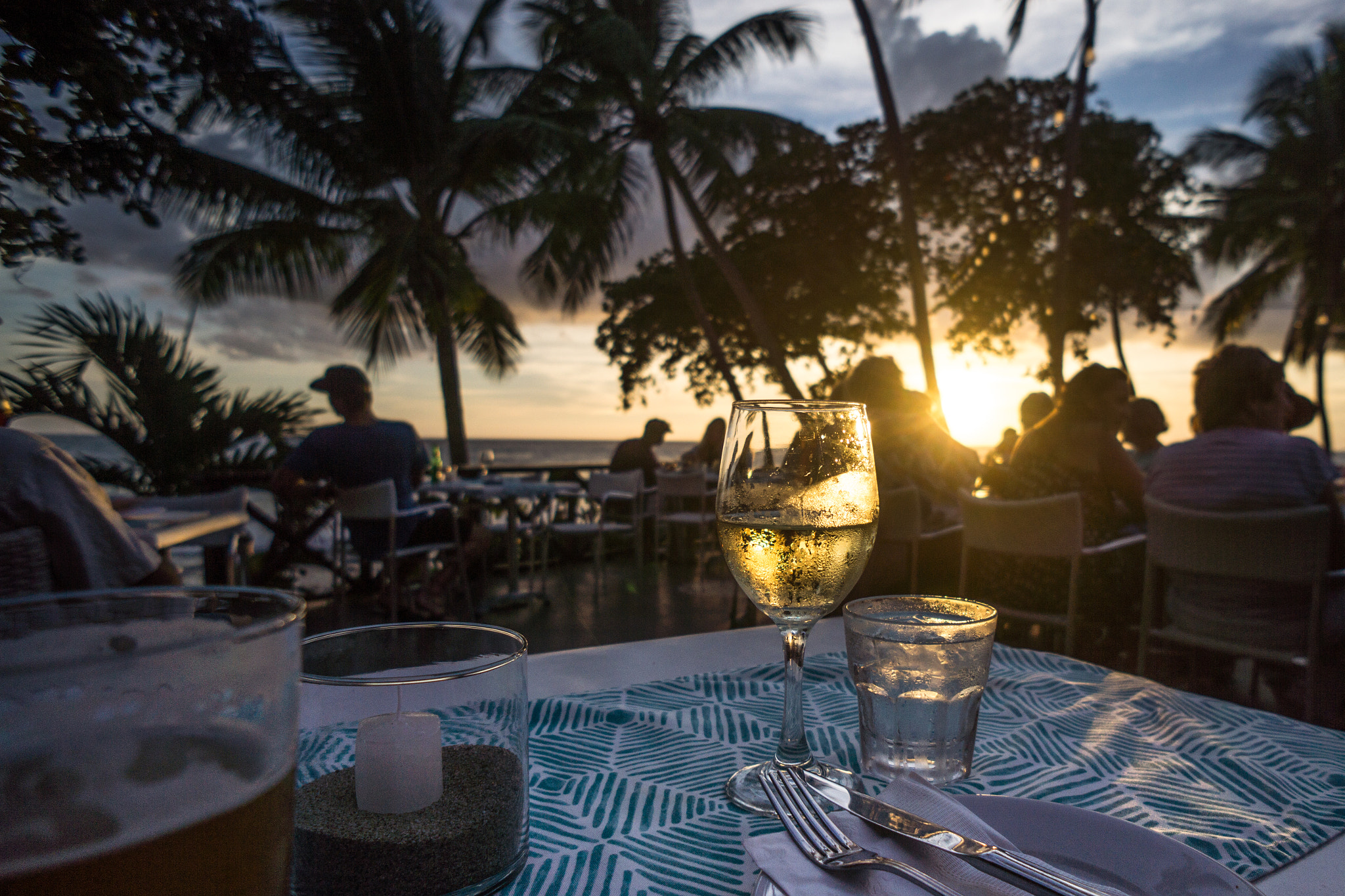 Sony Alpha NEX-7 + Sony E 16mm F2.8 sample photo. Dinner at sunset photography