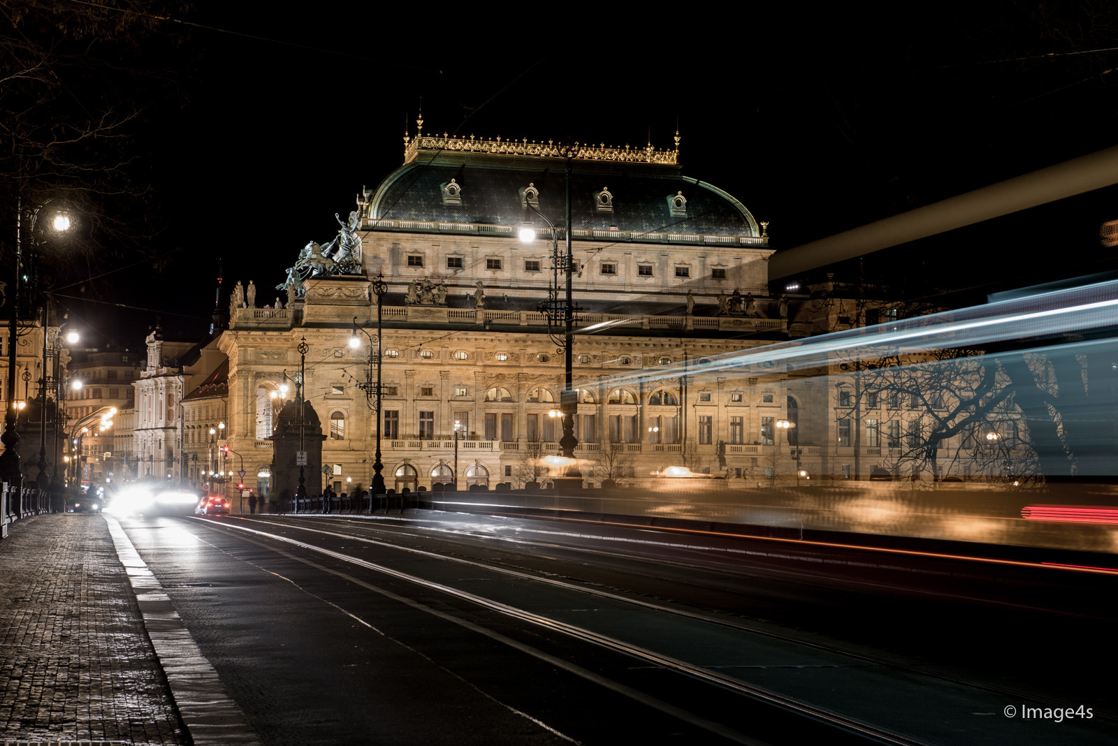 Nikon AF-S Nikkor 24-70mm F2.8G ED sample photo. Missed my tram photography
