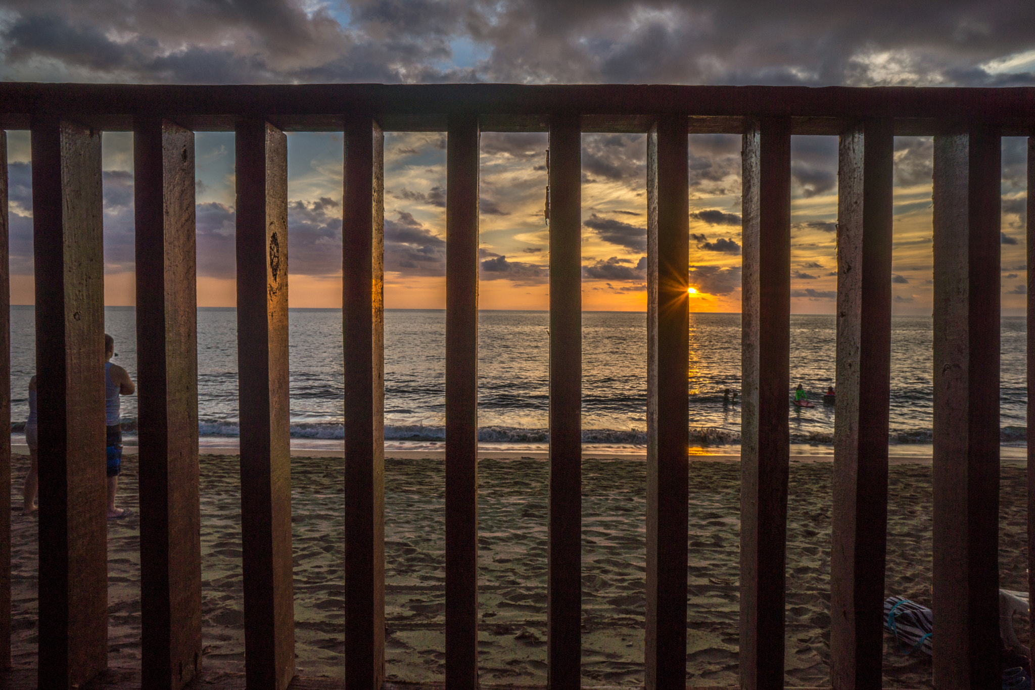 Sony Alpha NEX-7 + Sony E 16mm F2.8 sample photo. Sunset deck photography