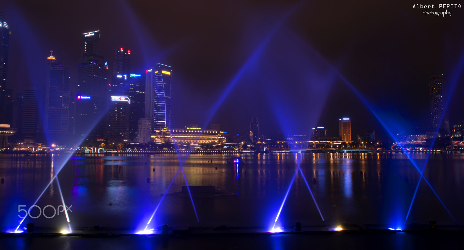 Nikon AF-S Nikkor 24-70mm F2.8G ED sample photo. Light and water show photography