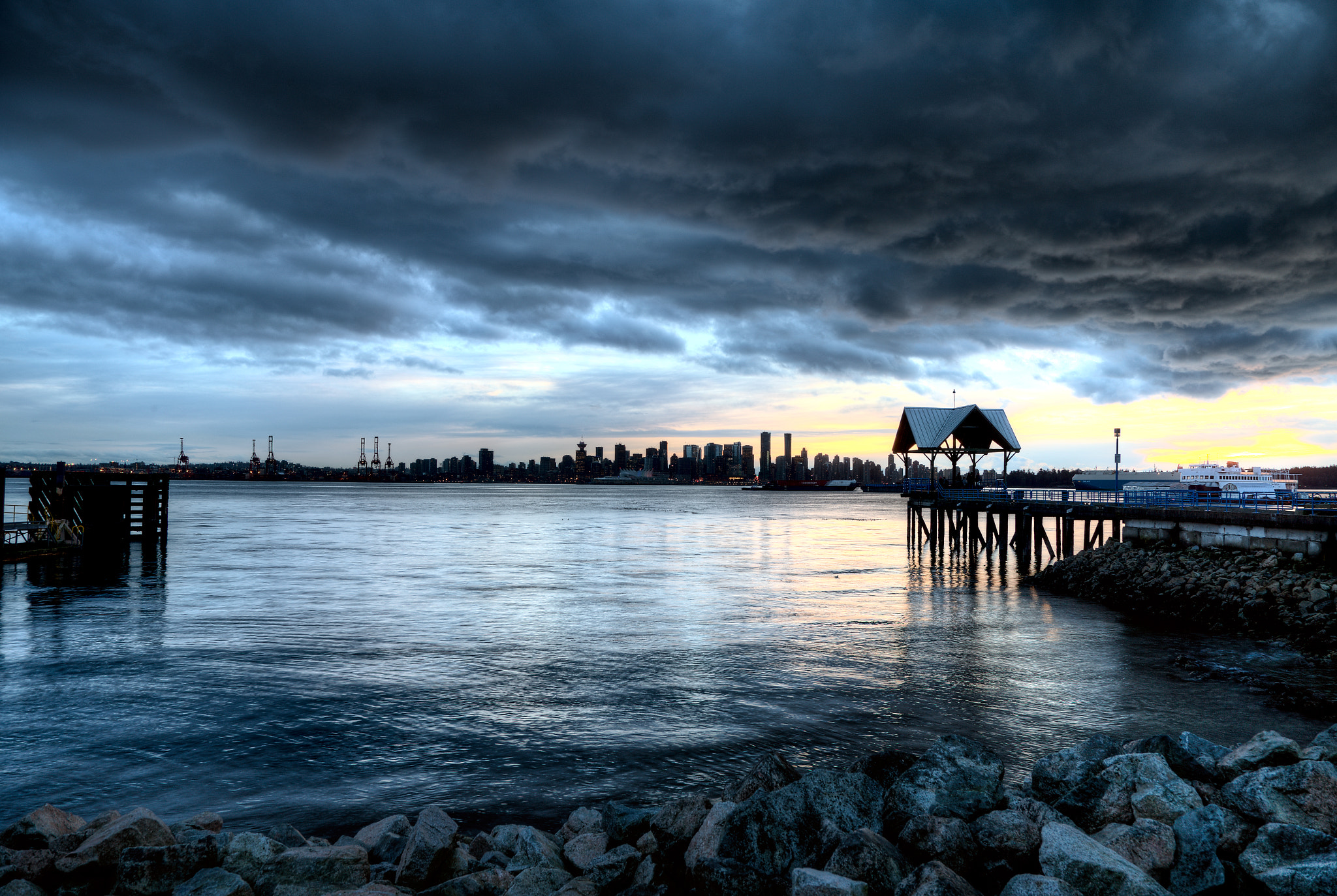 Canon EOS-1Ds Mark III sample photo. Vancouver sunset photography