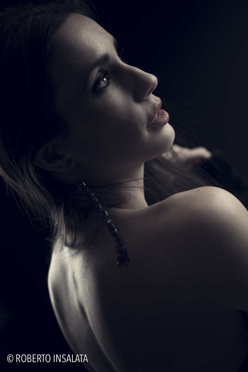 Nikon AF-S Micro-Nikkor 105mm F2.8G IF-ED VR sample photo. Sara model bologna photography