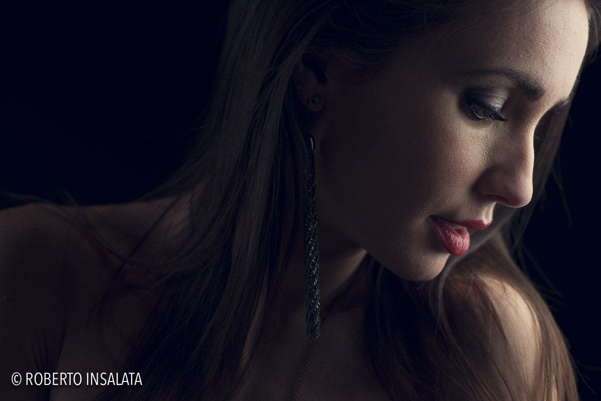 Nikon AF-S Micro-Nikkor 105mm F2.8G IF-ED VR sample photo. Sara model bologna photography