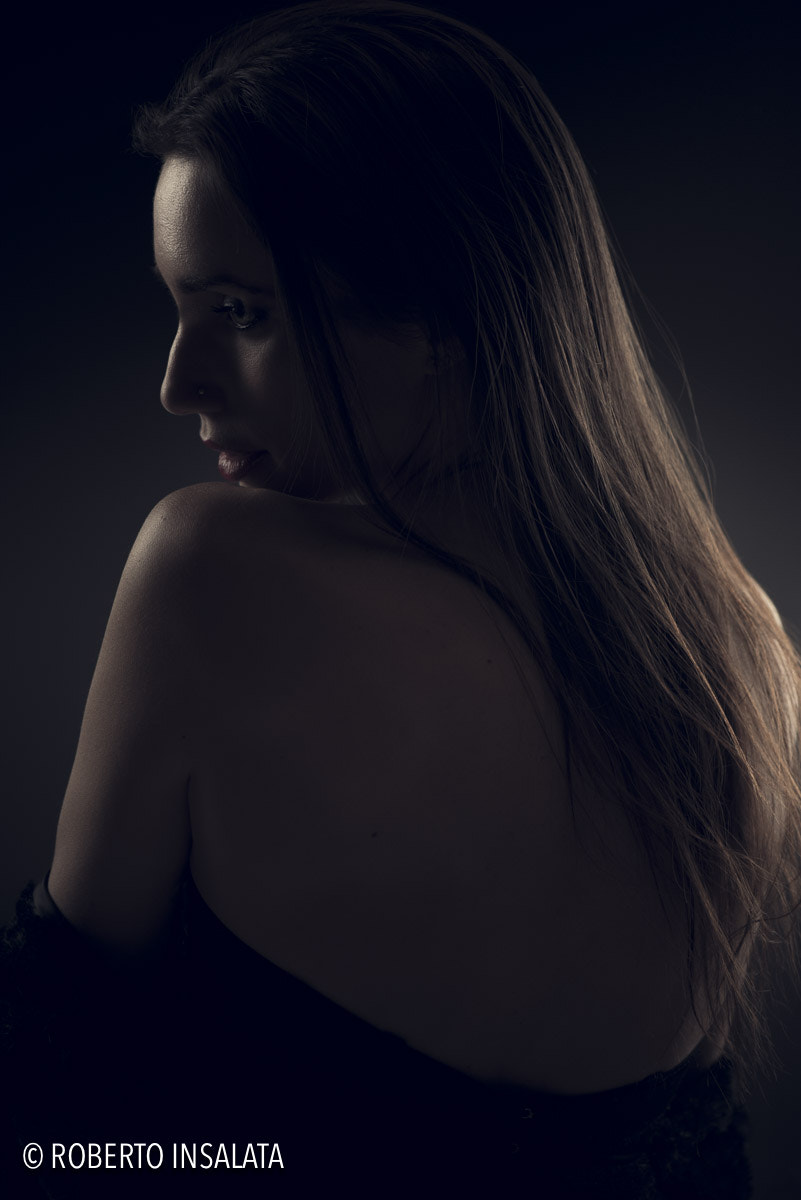 Nikon AF-S Micro-Nikkor 105mm F2.8G IF-ED VR sample photo. Sara model bologna photography