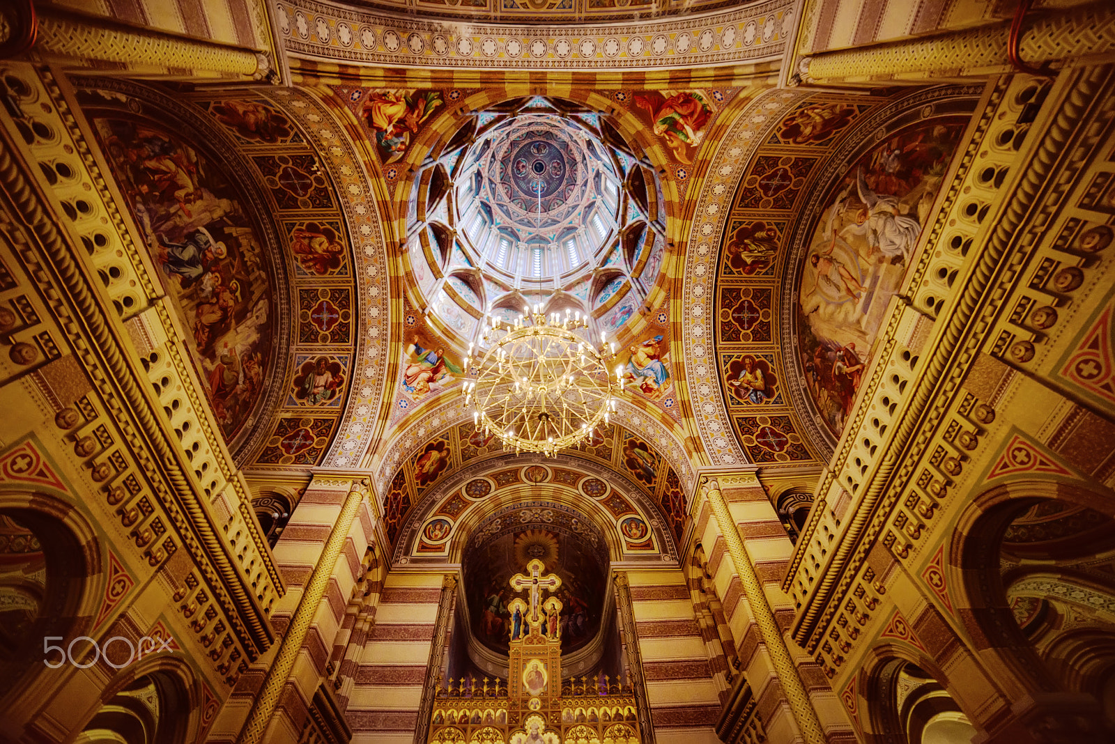 Samyang 14mm F2.8 ED AS IF UMC sample photo. Interior of the church photography