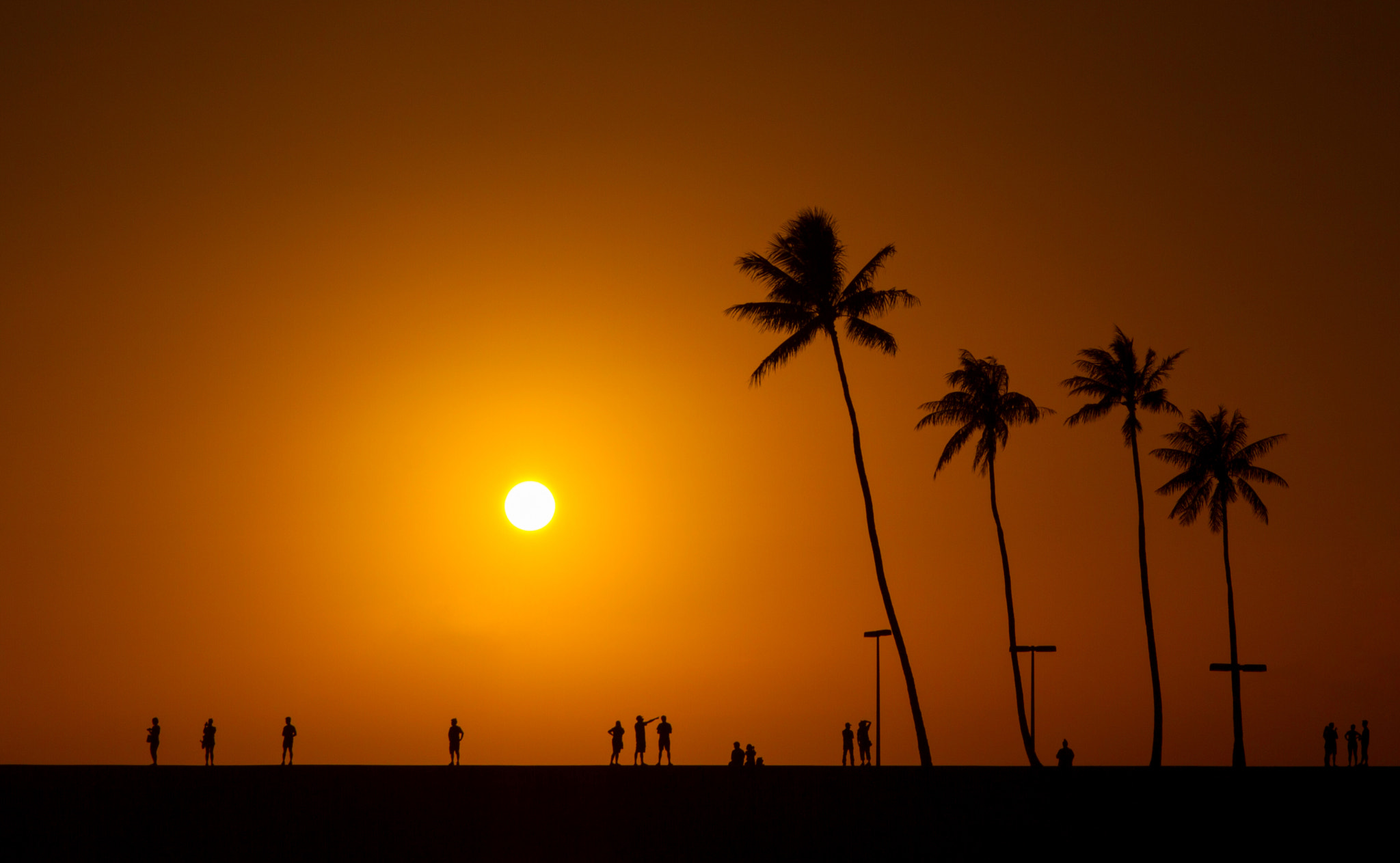 Canon EOS 7D + Sigma 17-70mm F2.8-4 DC Macro OS HSM sample photo. Golden hawaiian sunset photography