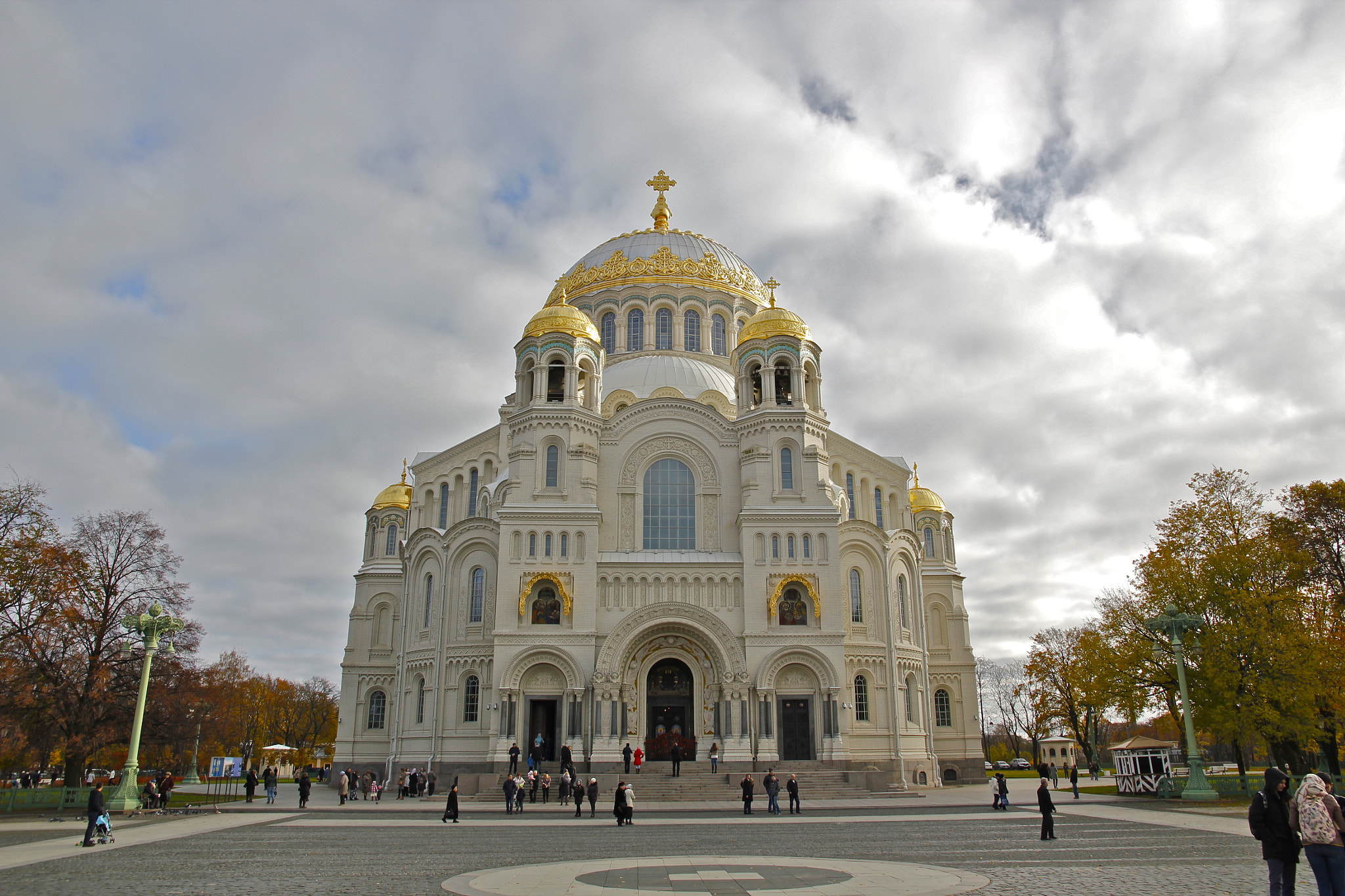 Canon EOS 550D (EOS Rebel T2i / EOS Kiss X4) sample photo. Naval cathedral in kronshtadt, st. pete photography