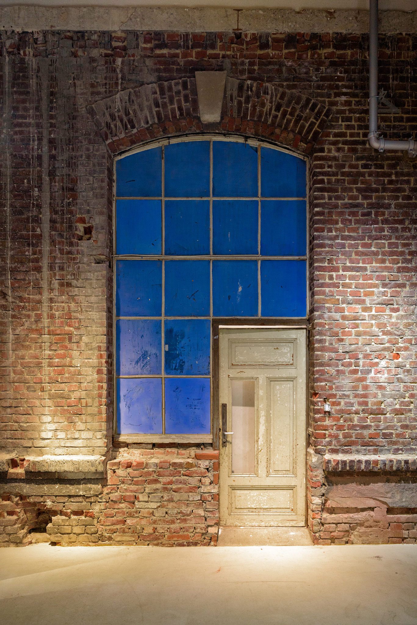 Tamron SP 24-70mm F2.8 Di VC USD sample photo. Secrets behind the blue window photography