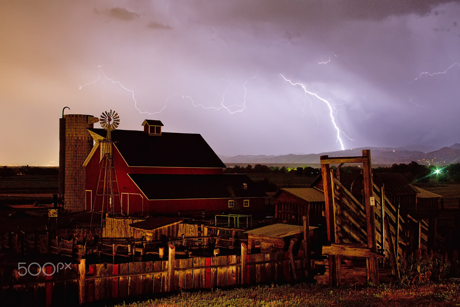 Canon EOS 7D + Canon EF 28-135mm F3.5-5.6 IS USM sample photo. Mcintosh farm lightning thunderstorm photography