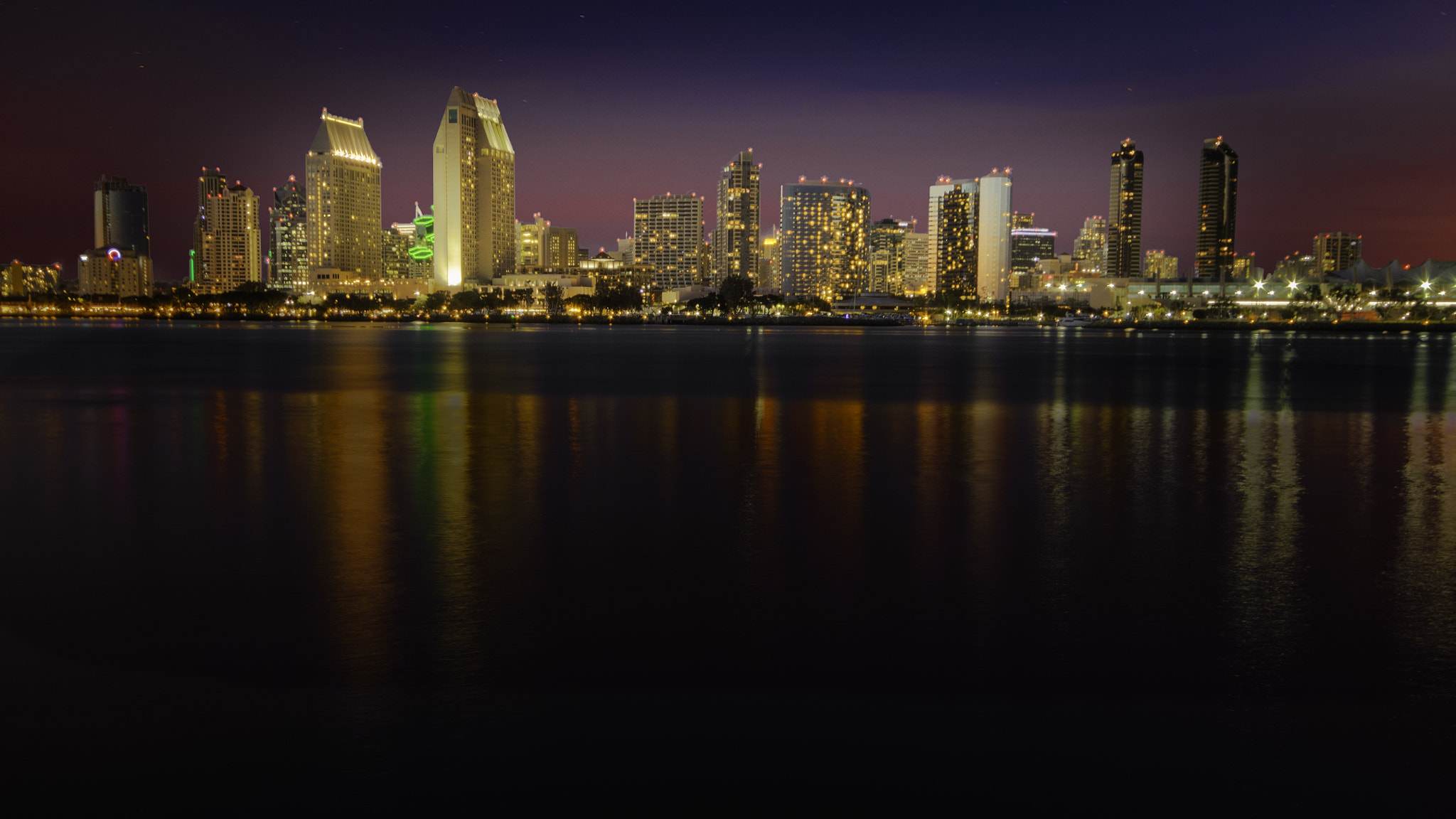 Canon EOS 7D Mark II + Sigma 10-20mm F4-5.6 EX DC HSM sample photo. Sunset from coronado island photography